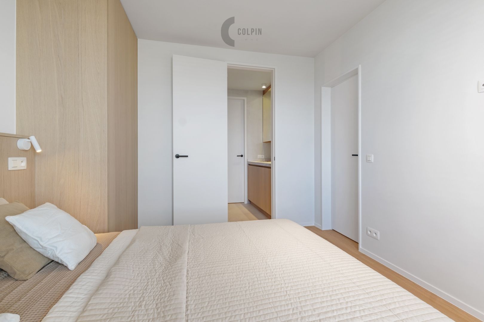 Stijlvol gerenoveerd 3slk- appartement met frontaal zeezicht foto 8