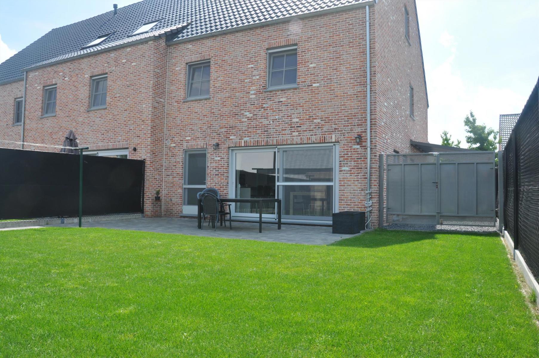 VASTGOED RIJKEN: Prachtige halfvrijstaande nieuwbouwwoning met 3 slaapkamers en mooie tuin! foto 2