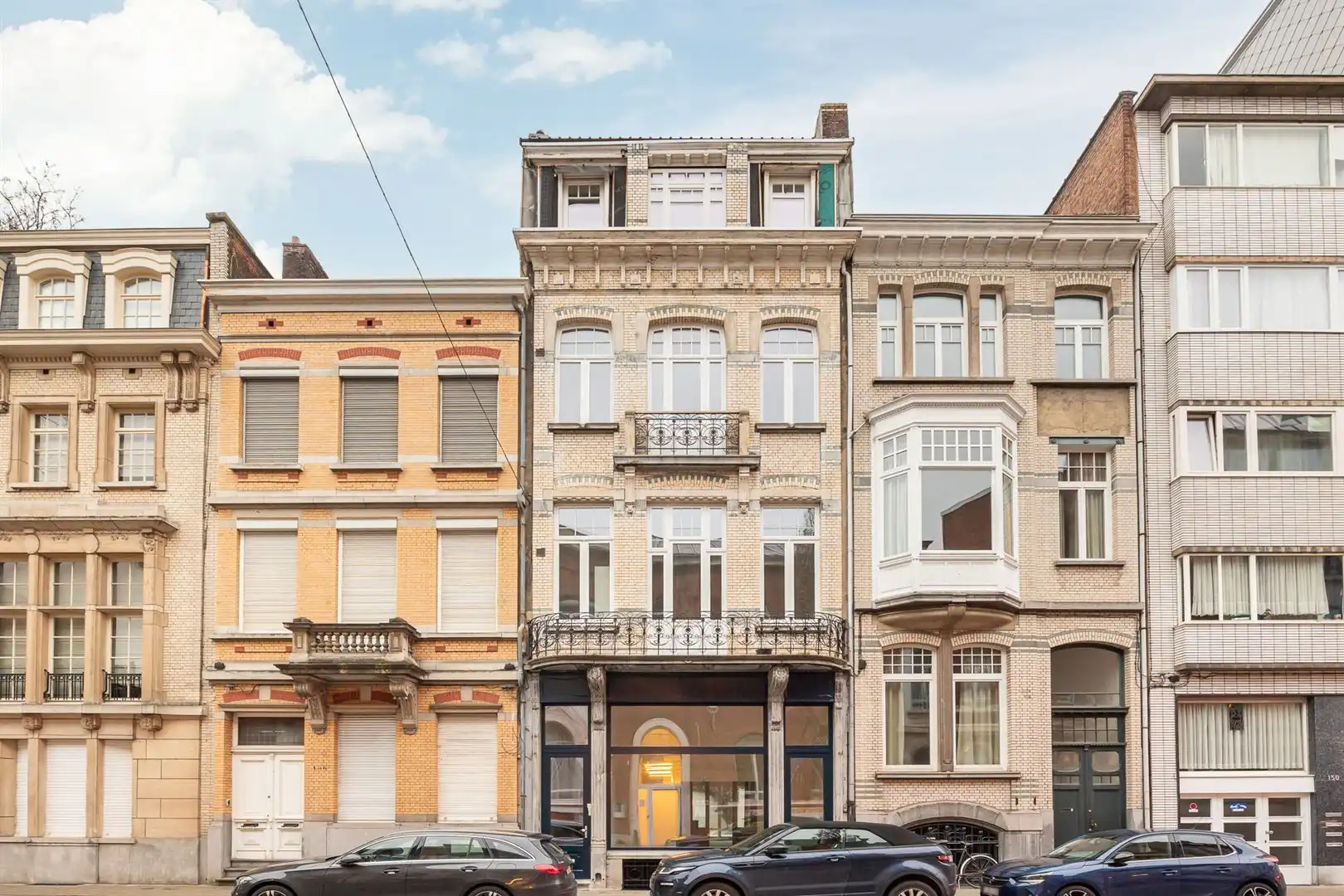 Gelijkvloers met charme, klasse en een vleugje grandeur foto {{pictureIndex}}