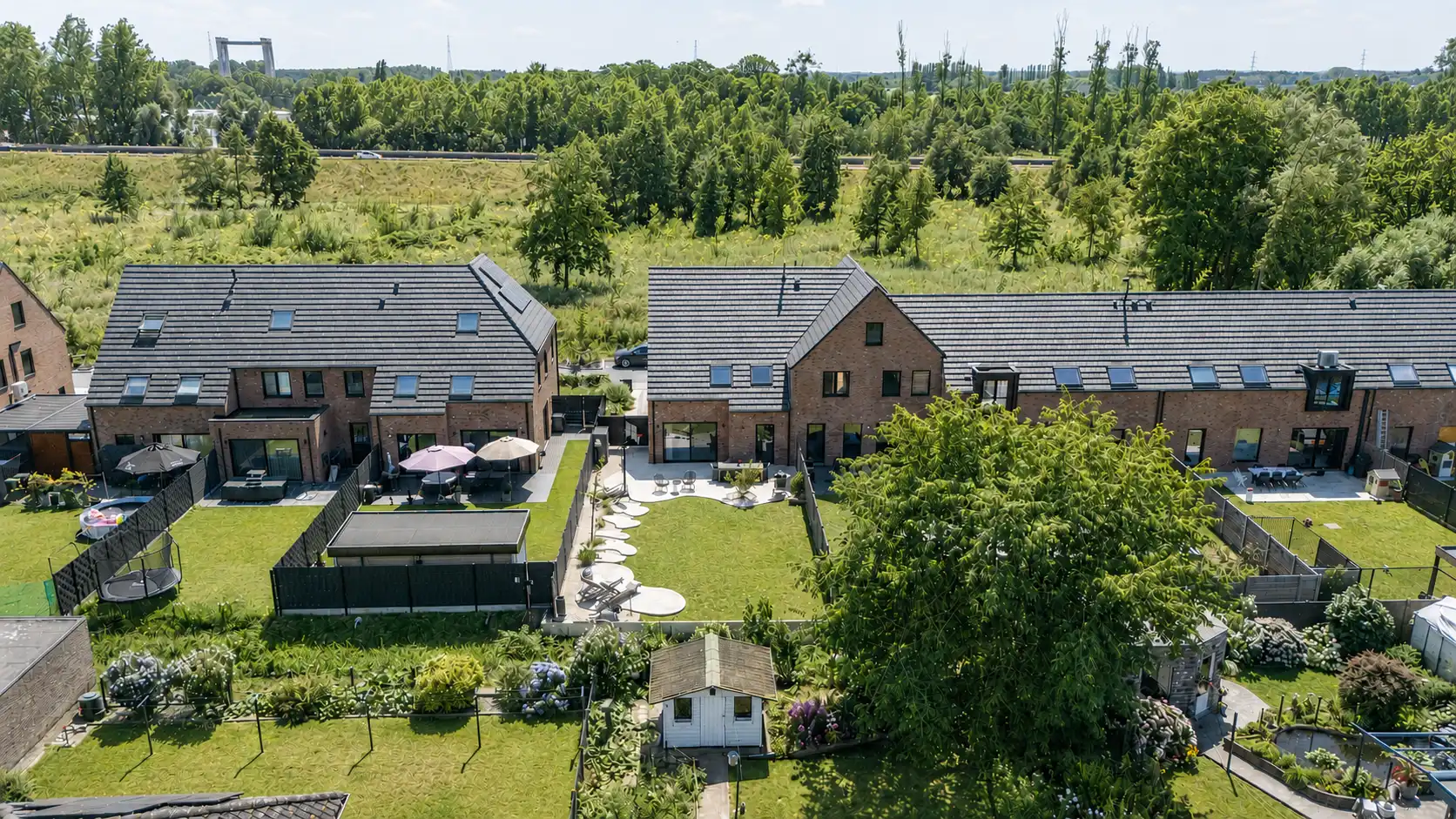 Instapklare 3-gevelwoning met luxe afwerking foto 31