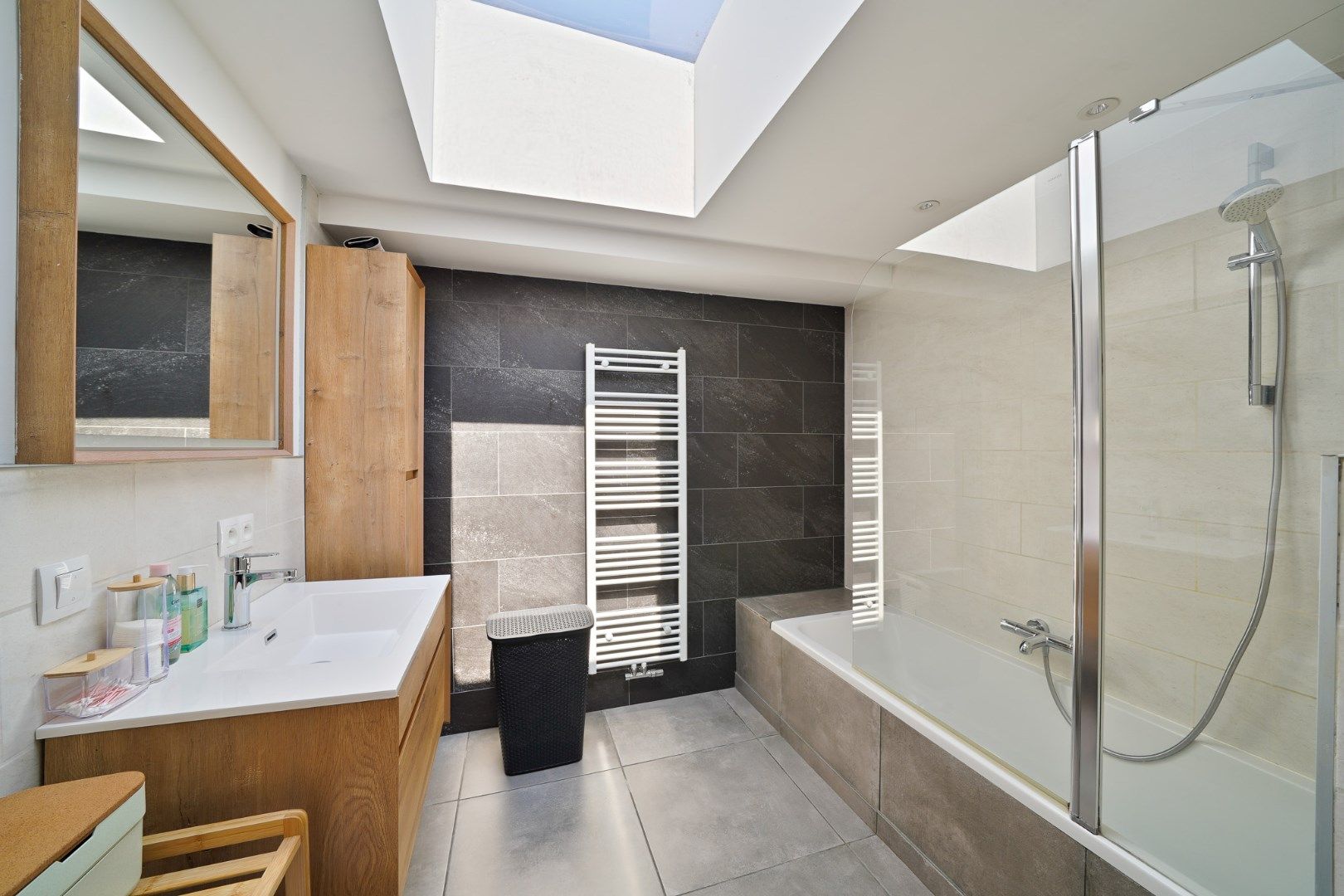 Mooi gerenoveerde woning te Mariakerke foto 6