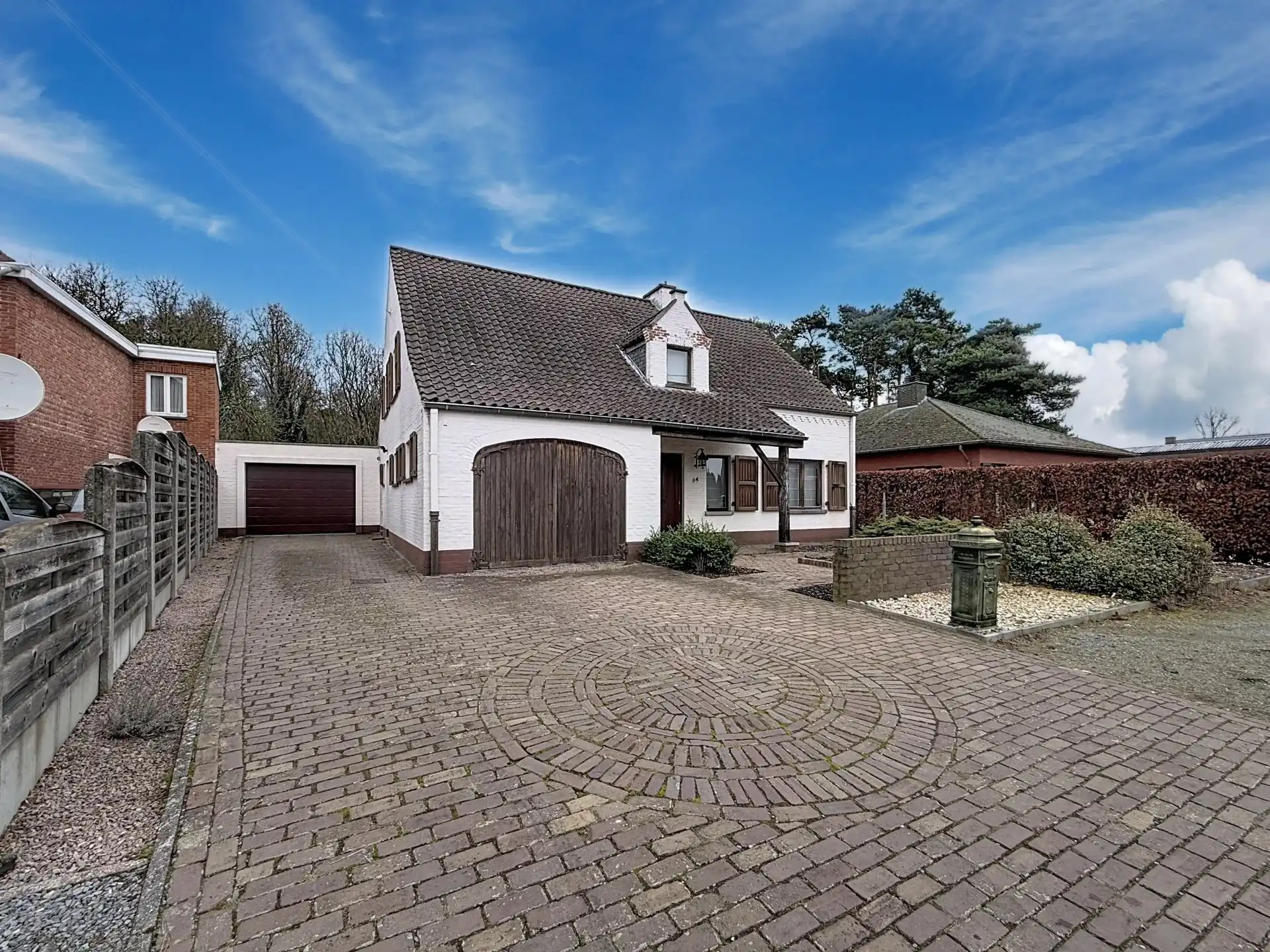 Op te frissen woning met 4 slaapkamers op een groot perceel. foto 43