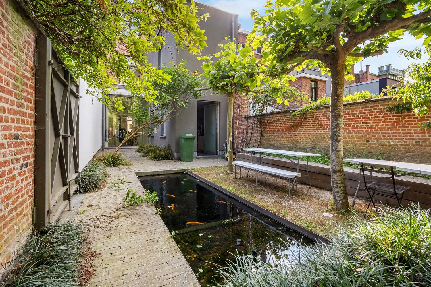Eclectische herenhuis van ±325m² met mogelijks 5 slaapkamers en een tuin van liefst ±115m² te Zurenborg! foto 6