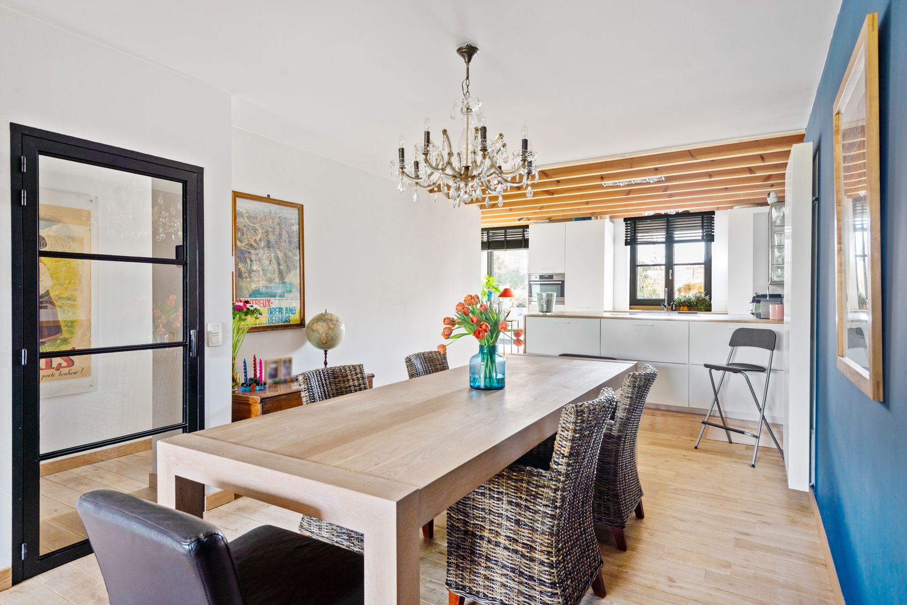 Handelsruimte met bovenliggend appartement in centrum foto 11