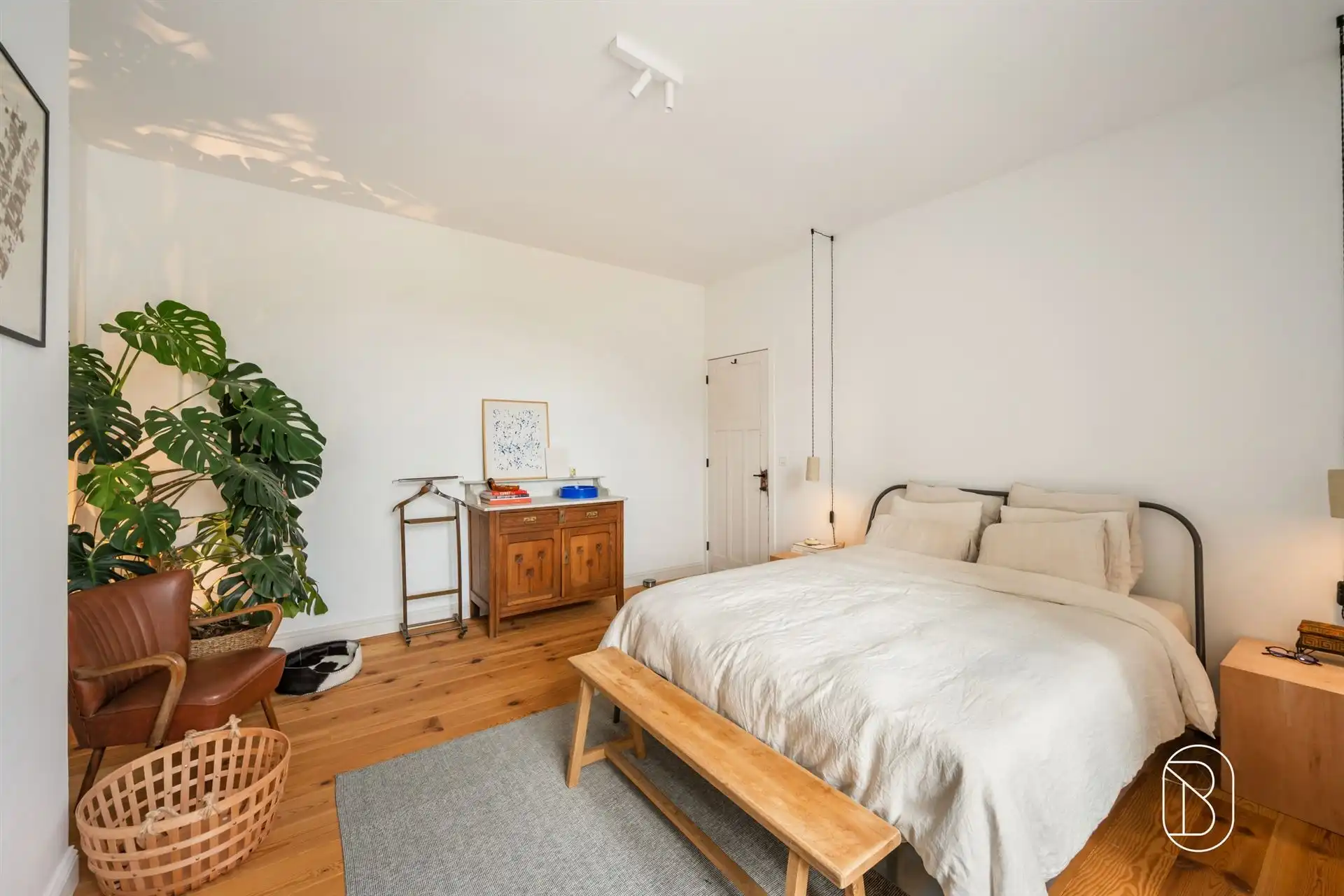 Smaakvol gerenoveerde woning met 4 slpk en gezellige tuin foto 17