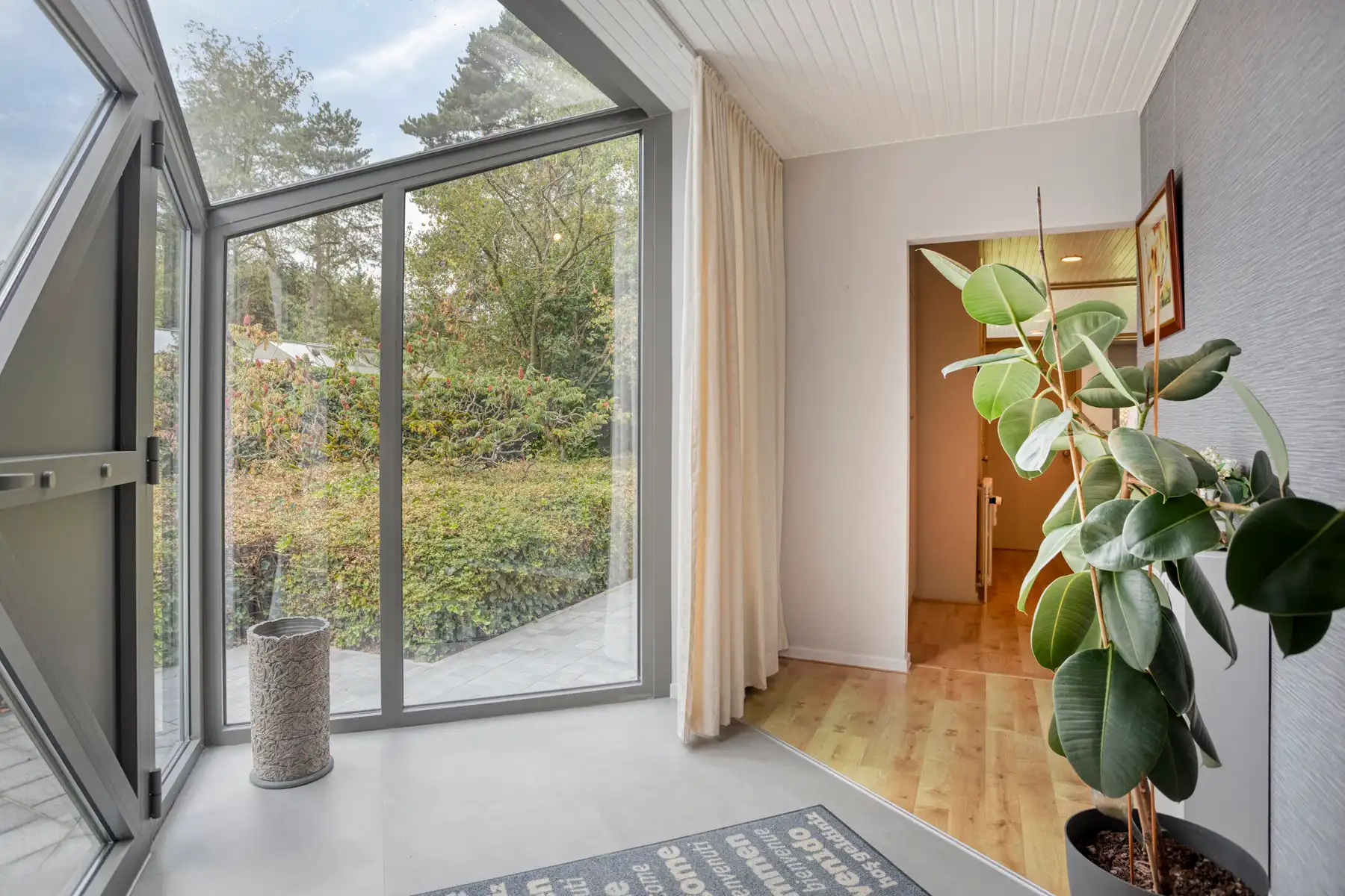 Gelijkvloerse woning met leuke tuin op fantastische locatie foto 5