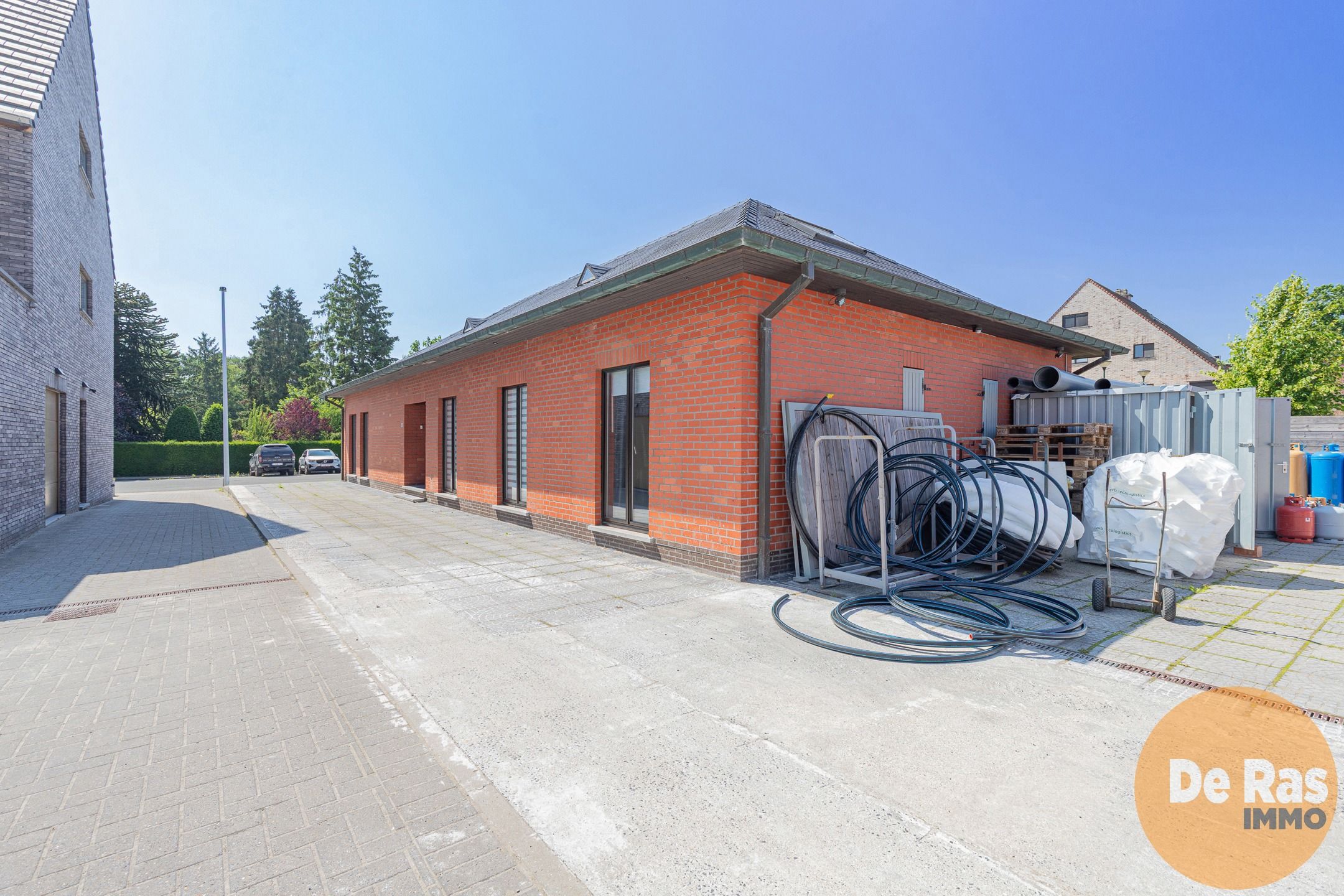 NIEUWERKERKEN- Bungalow met 4 slaapkamers en loods van 150m² foto 23