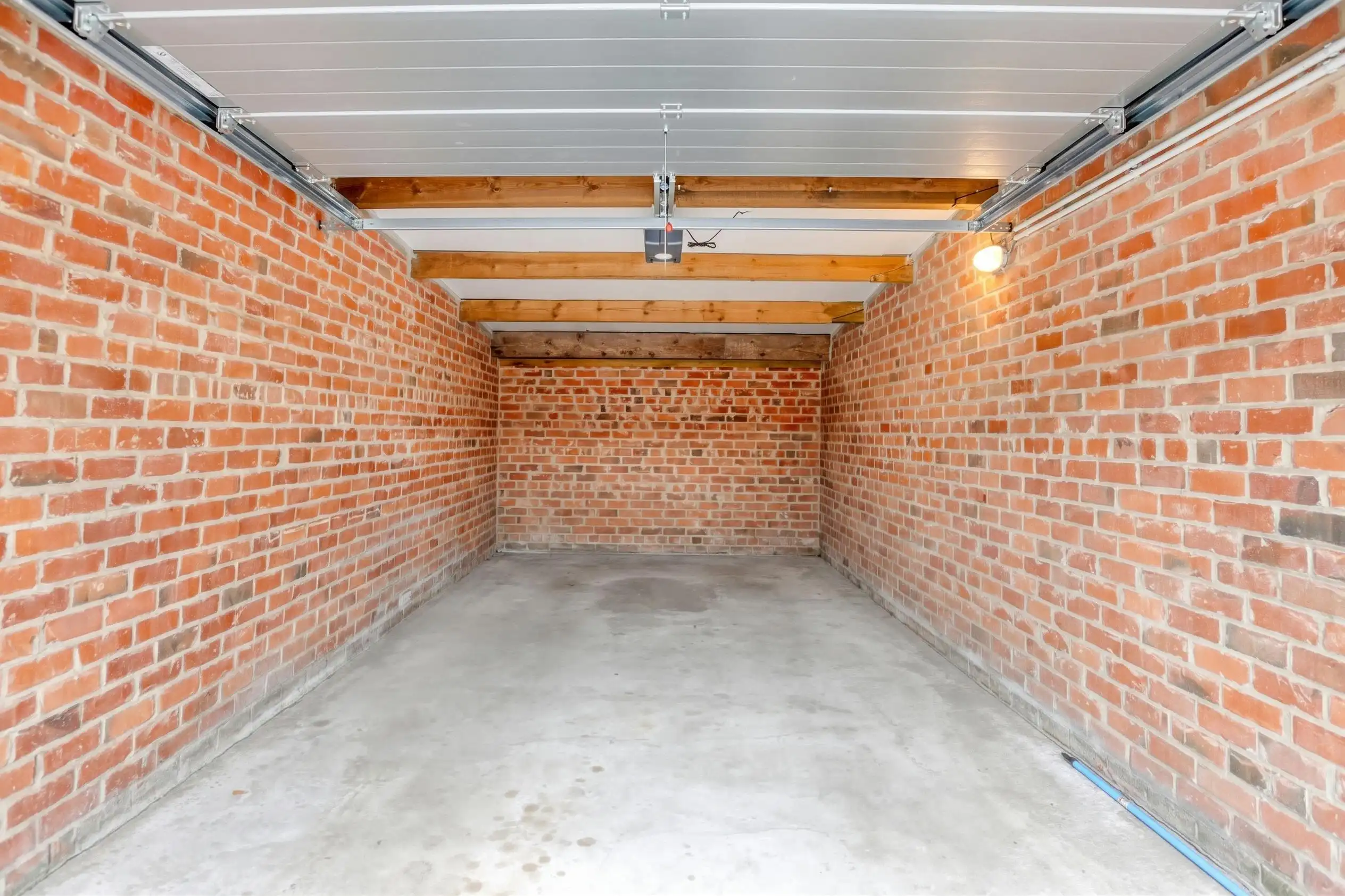 Ruim appartement te koop in Ieper met 3 kamers foto 20