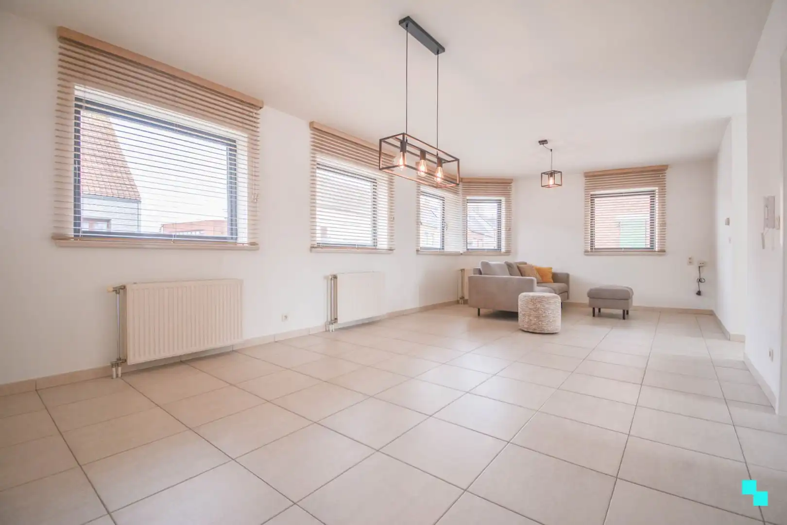 Instapklaar duplexappartement met garage te Hooglede foto 3