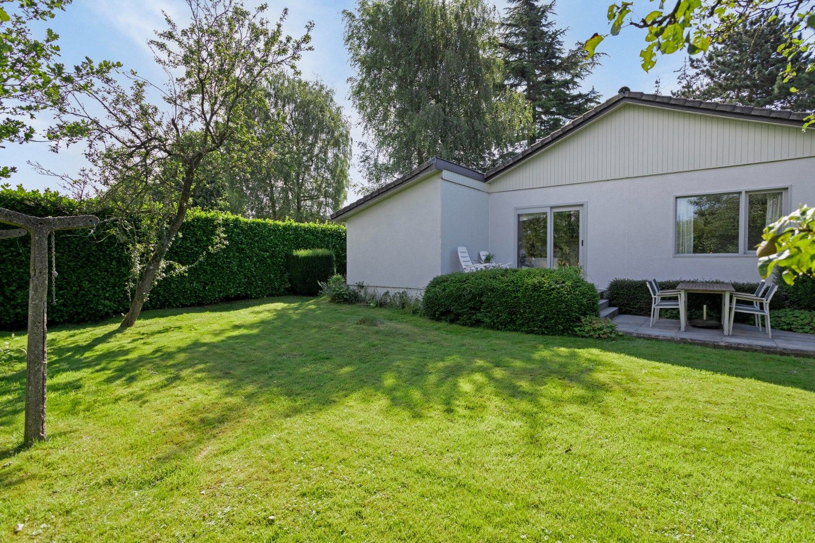 Moderne bungalow in het groen met twee slaapkamers foto 25