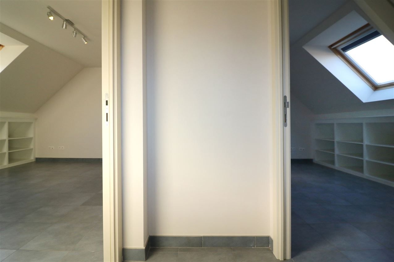 duplex met 2 slpk. en heel groot terras. Tip top ! foto 18