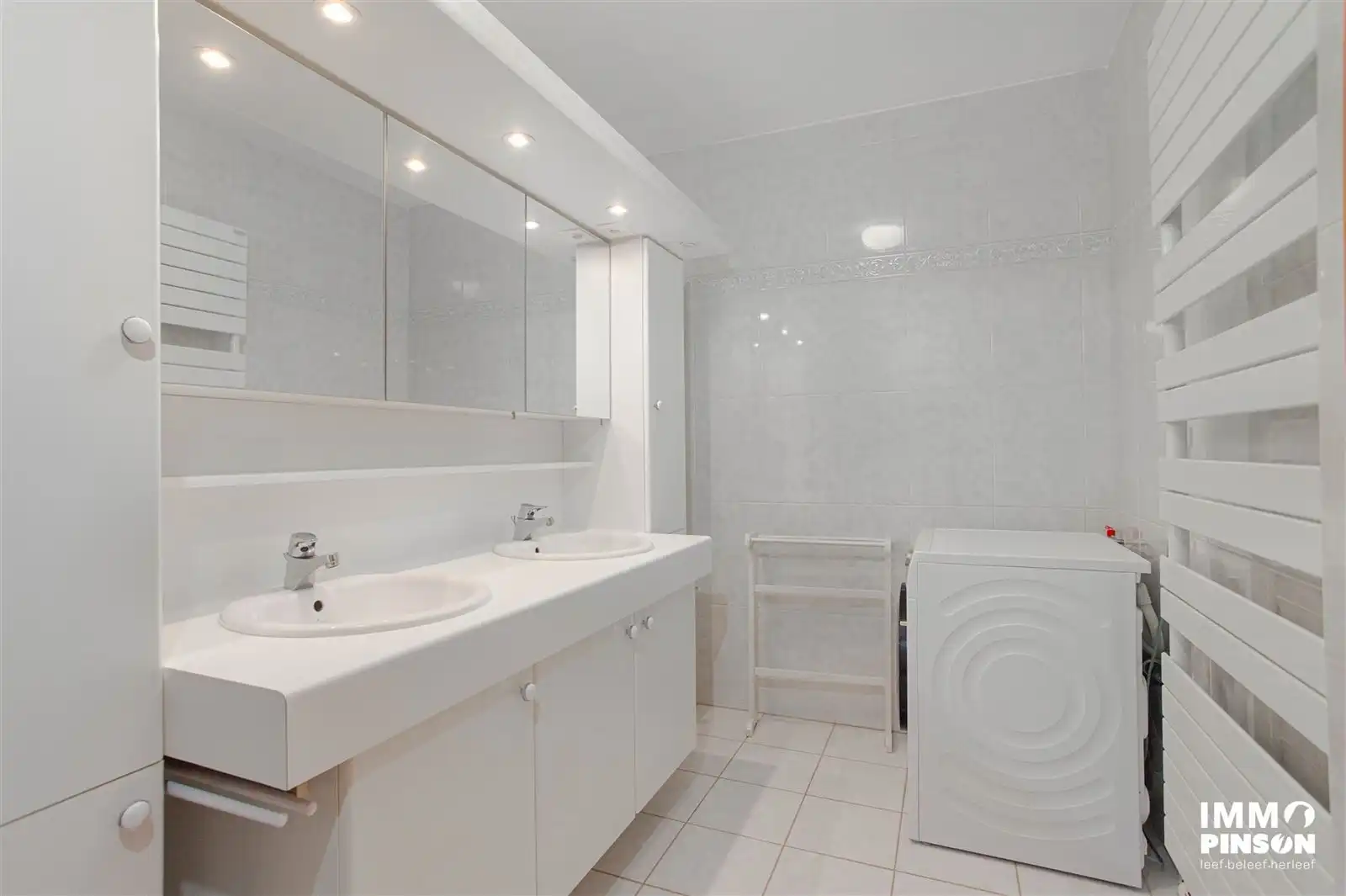 Ruim duplex appartement met berging en garage foto 9