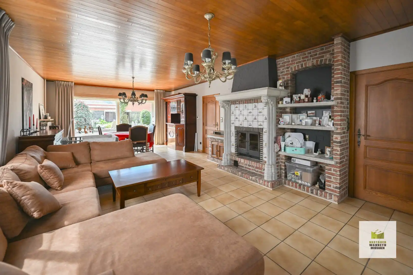 Gelijkvloerse alleenstaande woning met 5 slaapkamers op 657m2 foto 2