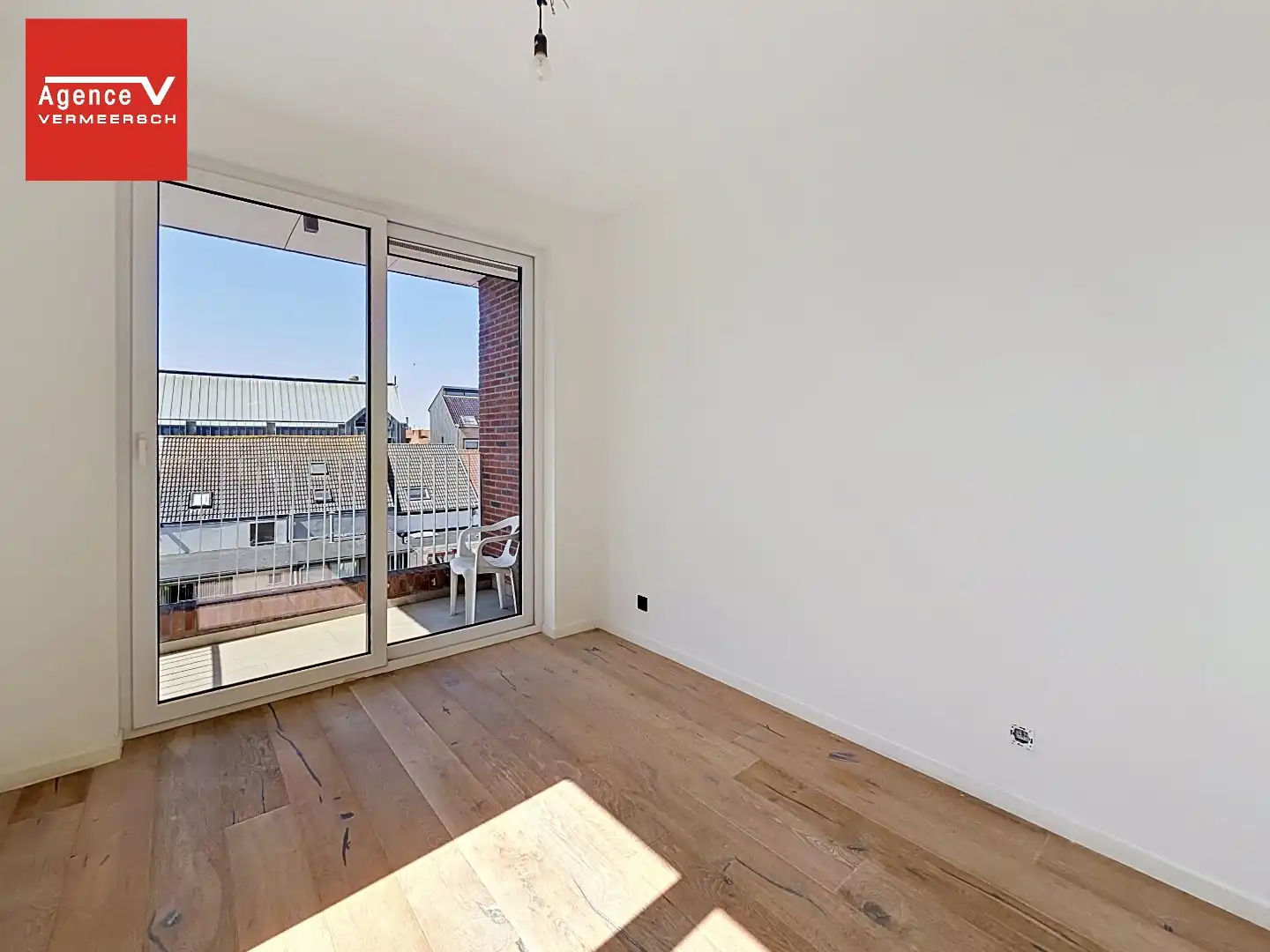 Instapklaar 3-slaapkamerappartement aan het Heilig-Hartplein. foto 9