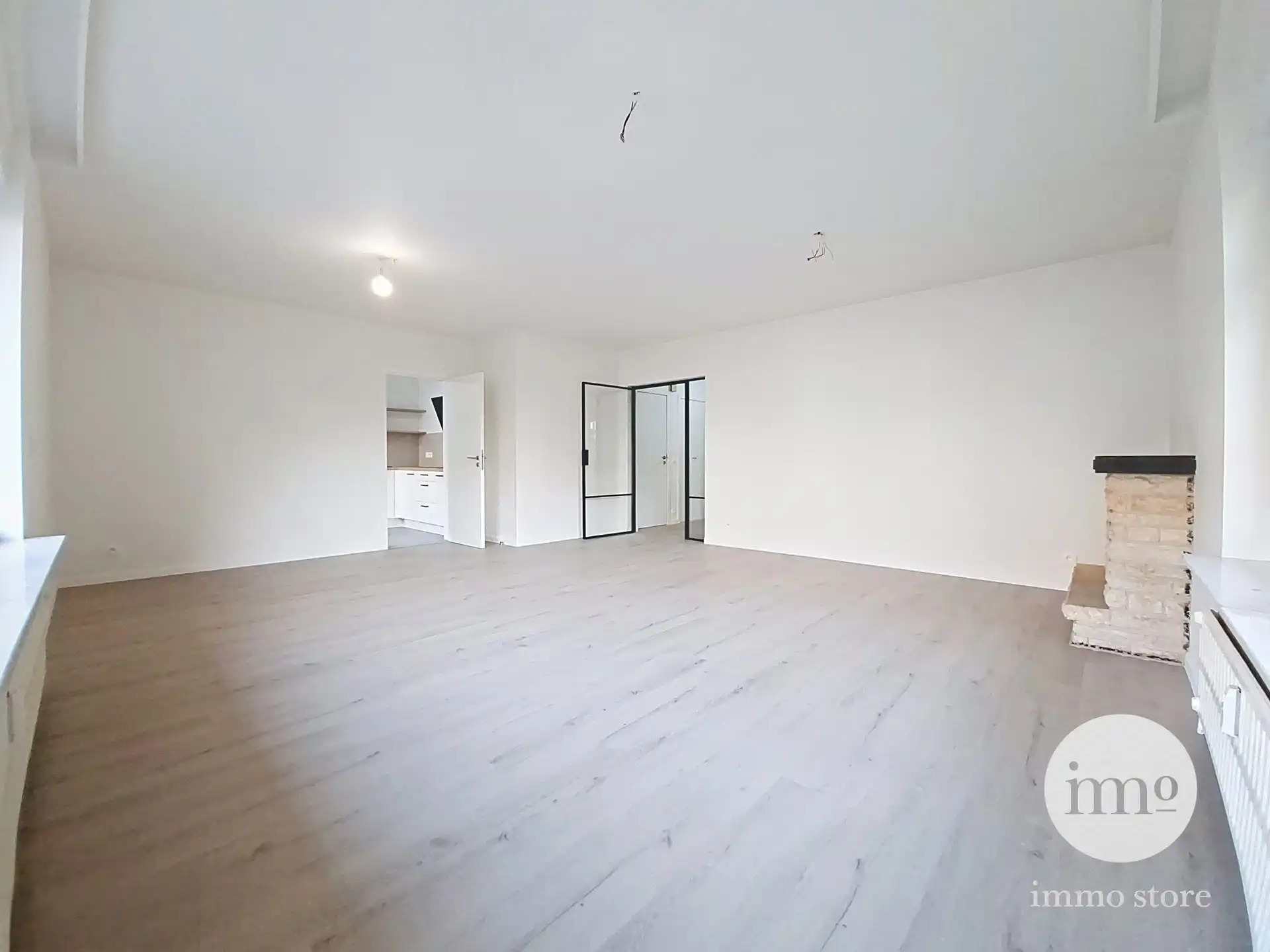 Lichtrijk gerenoveerd 3-slaapkamerappartement foto 5