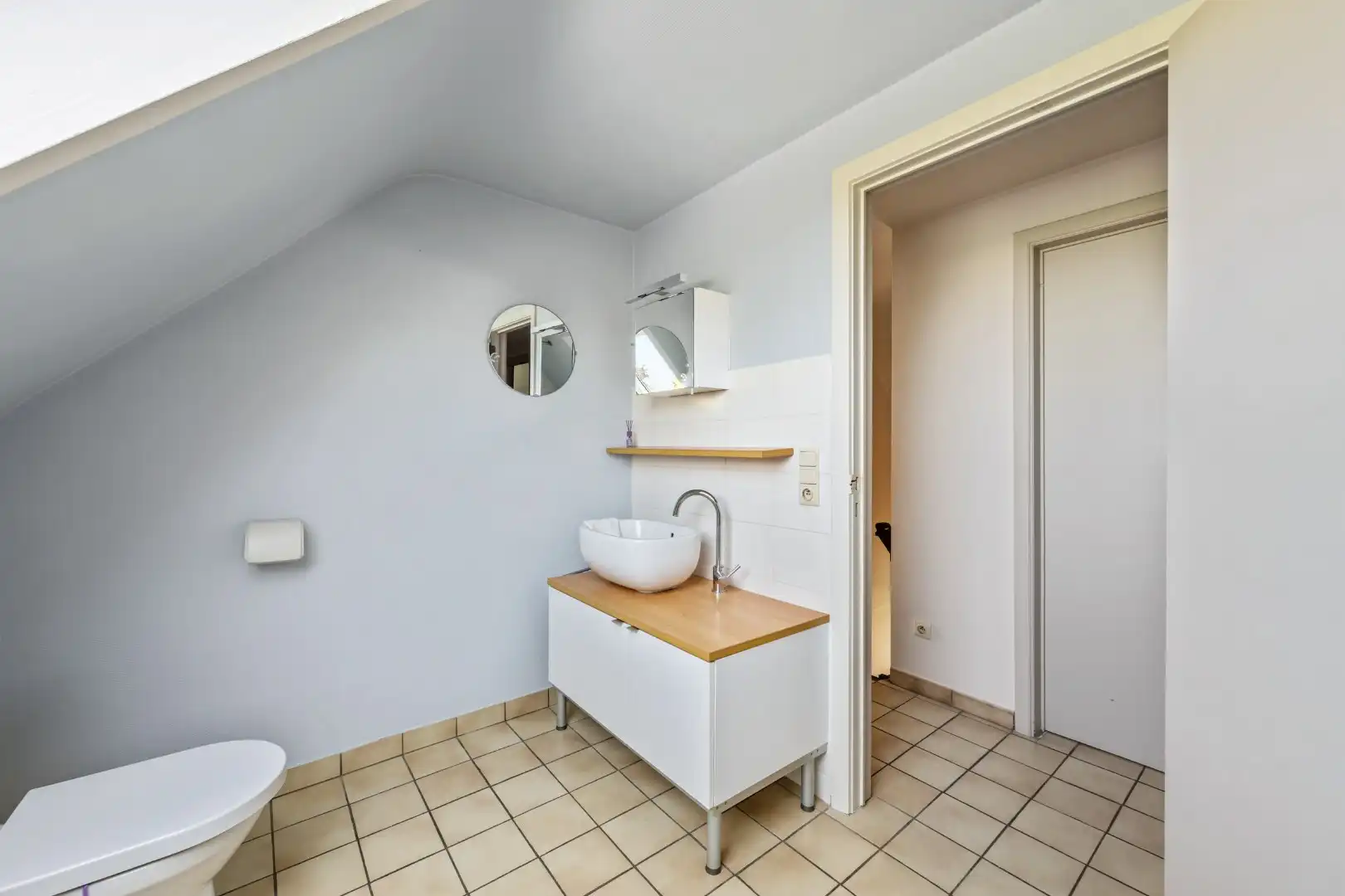 Instapklare open woning met 3 slaapkamers, garage, carport en tuin in Roeselare foto 13
