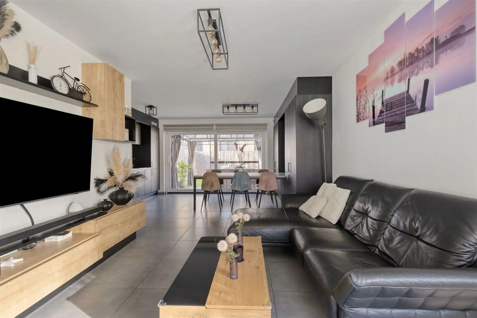 Recente moderne woning met alle comfort foto 2