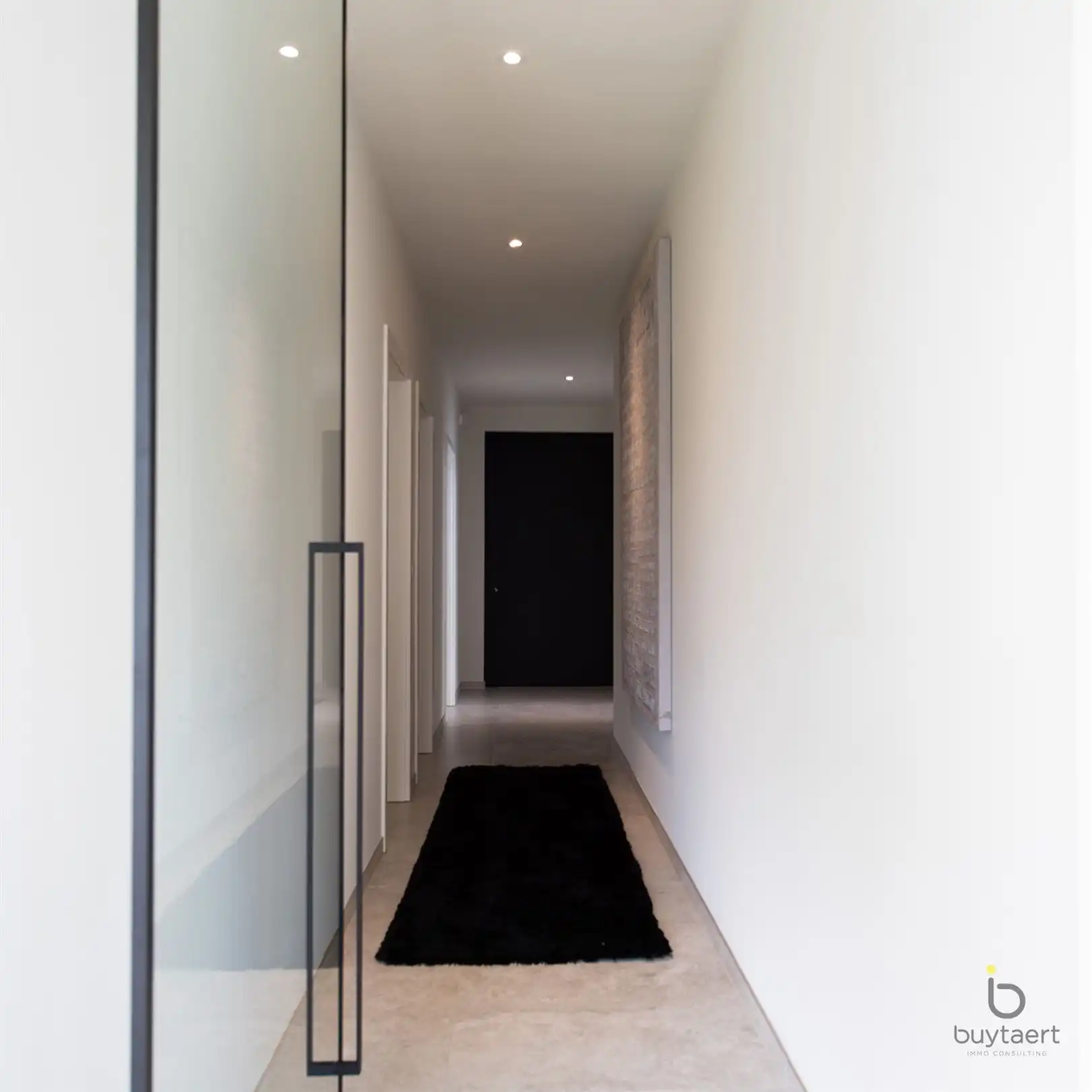 Knappe GELIJKVLOERSE villa + bijgebouw te Halle! foto 21