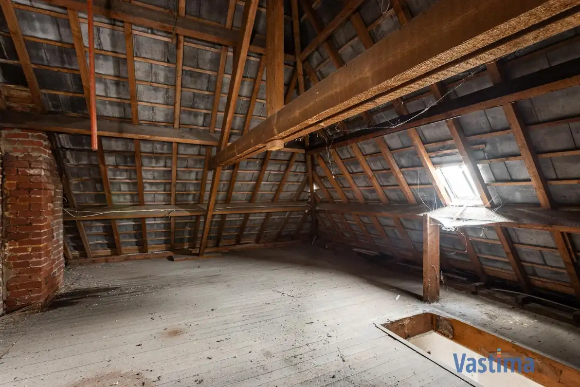 Woning met loods en grote tuin foto 22