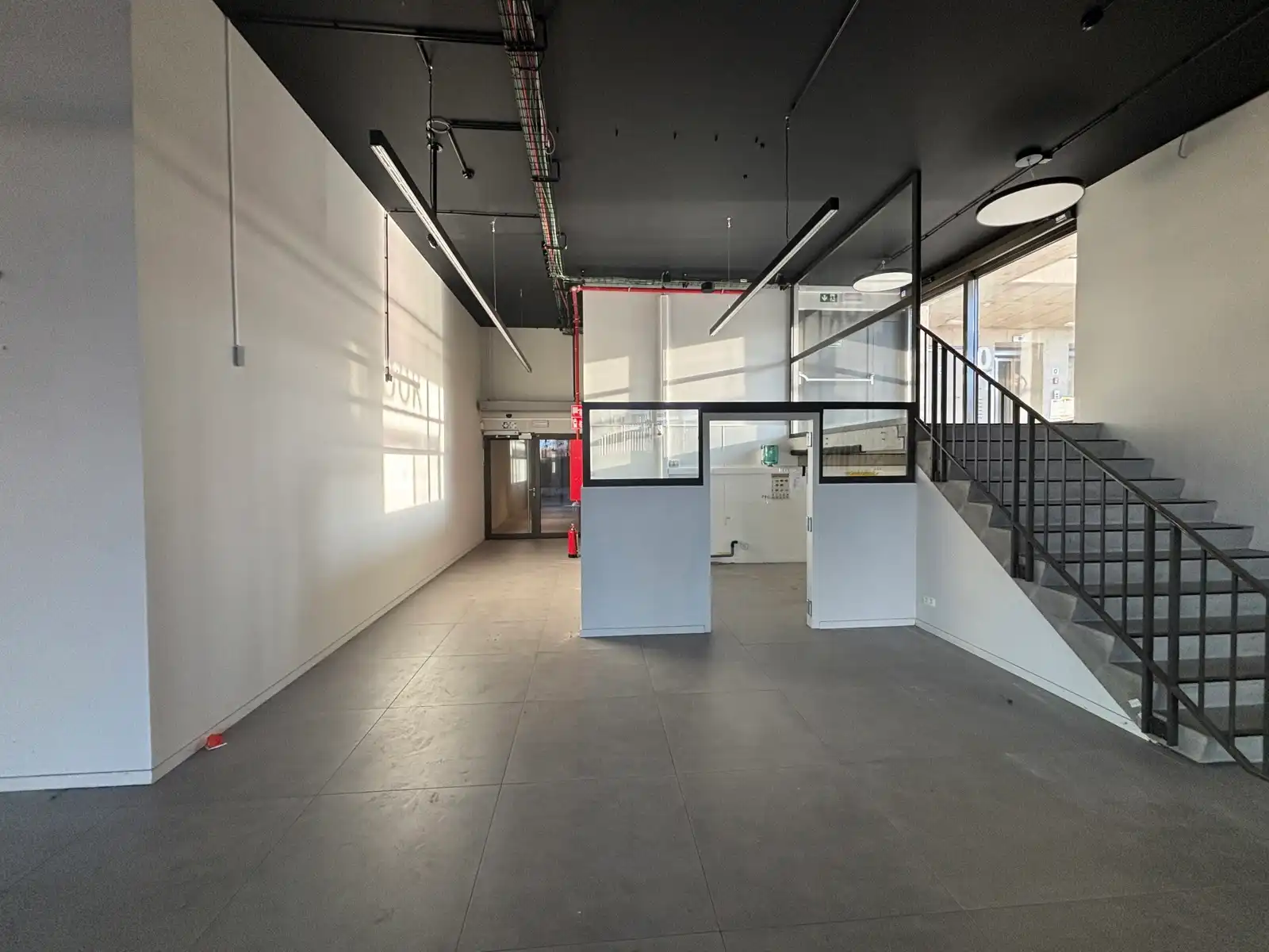 Commerciële ruimte (999 m²) te huur – Keerdok Mechelen foto 5