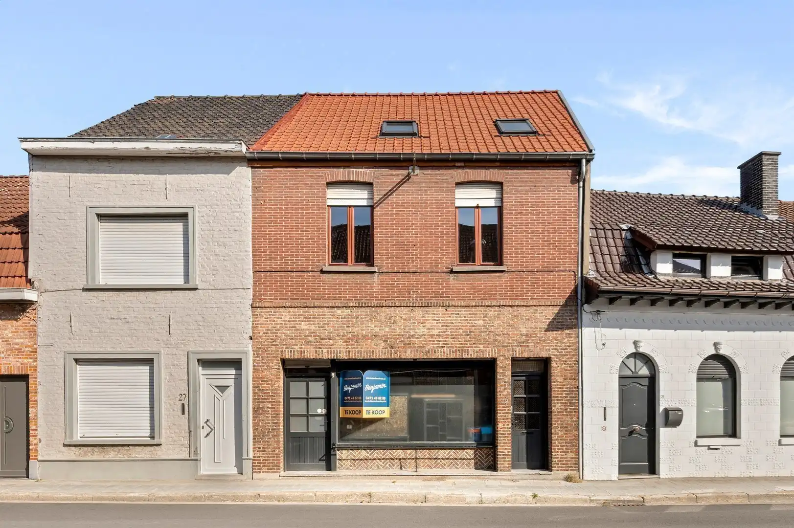 Ruime woning met 4 slaapkamers op 560 m² te Wervik foto {{pictureIndex}}