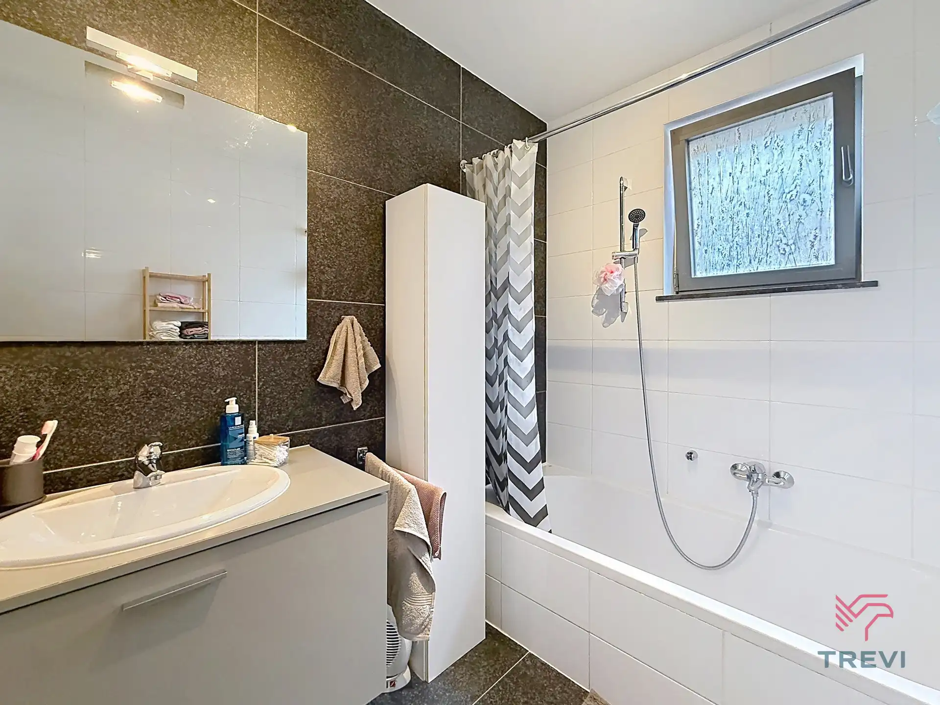 Mooi appartement met 2 slaapkamers en parkeerplaats foto 10