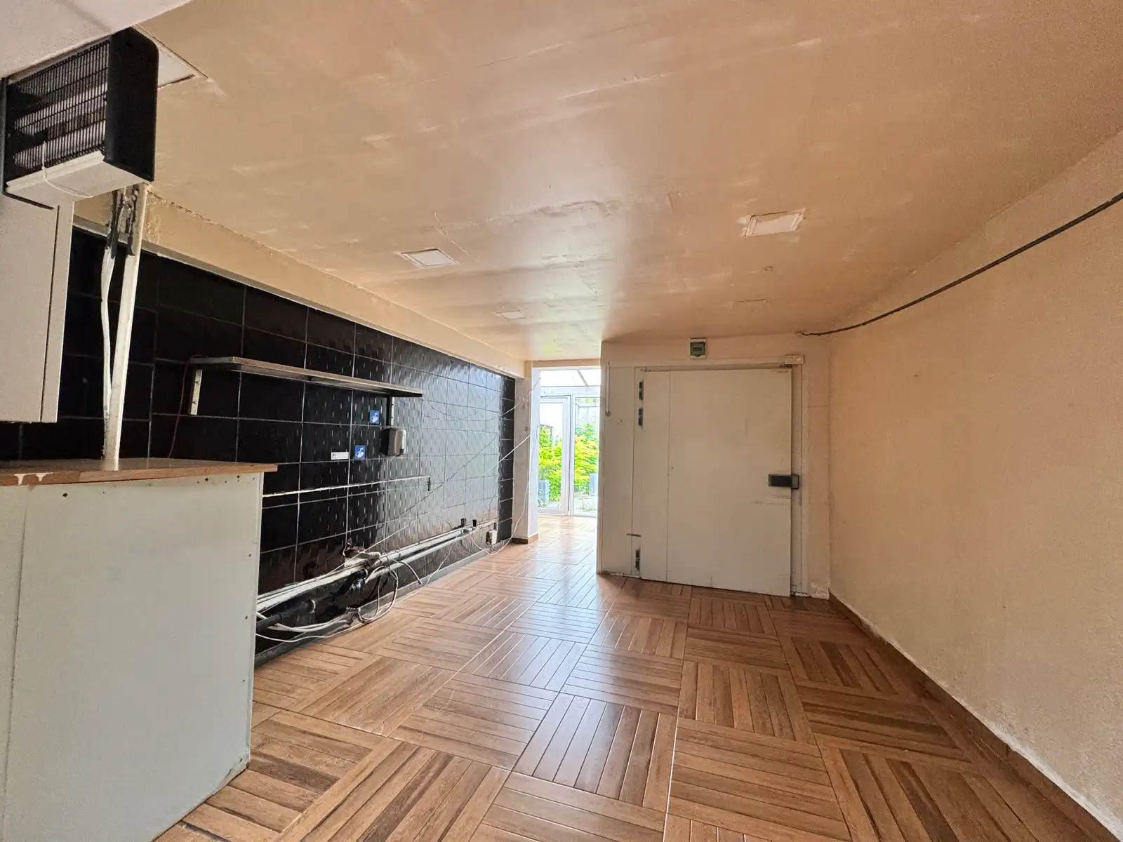 Te huur handelspand in het centrum van Wilrijk  foto 7