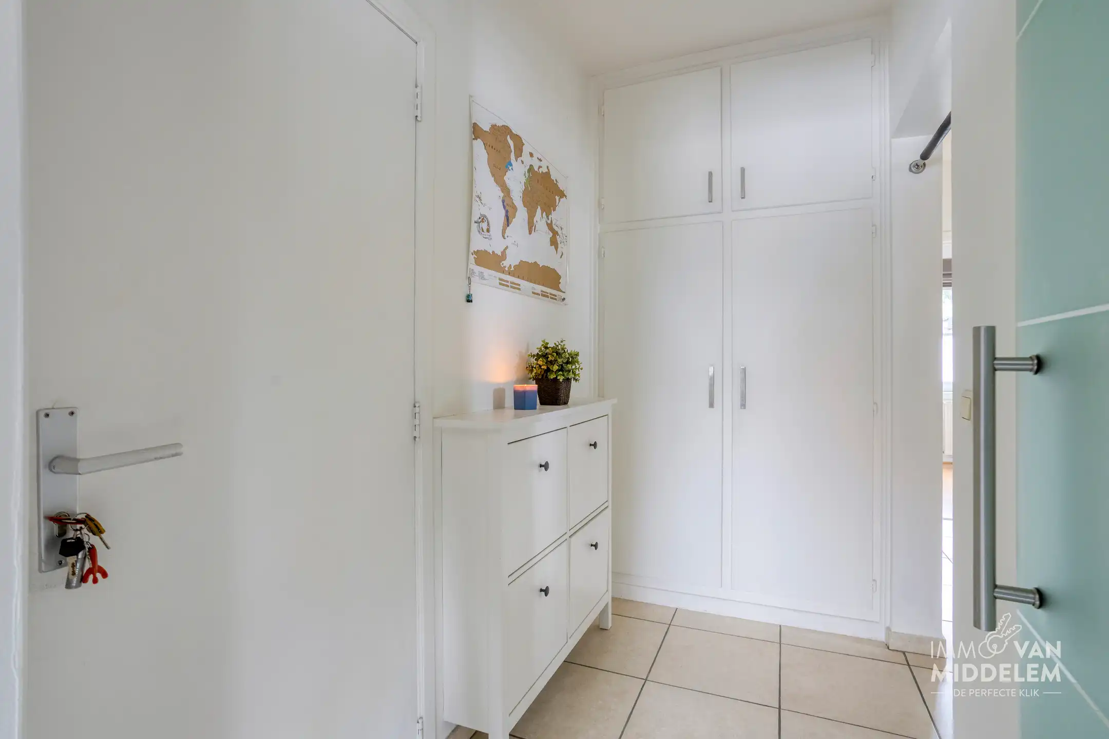 INSTAPKLAAR 2-SLAAPKAMER APPARTEMENT MET GARAGE EN KELDER foto 7