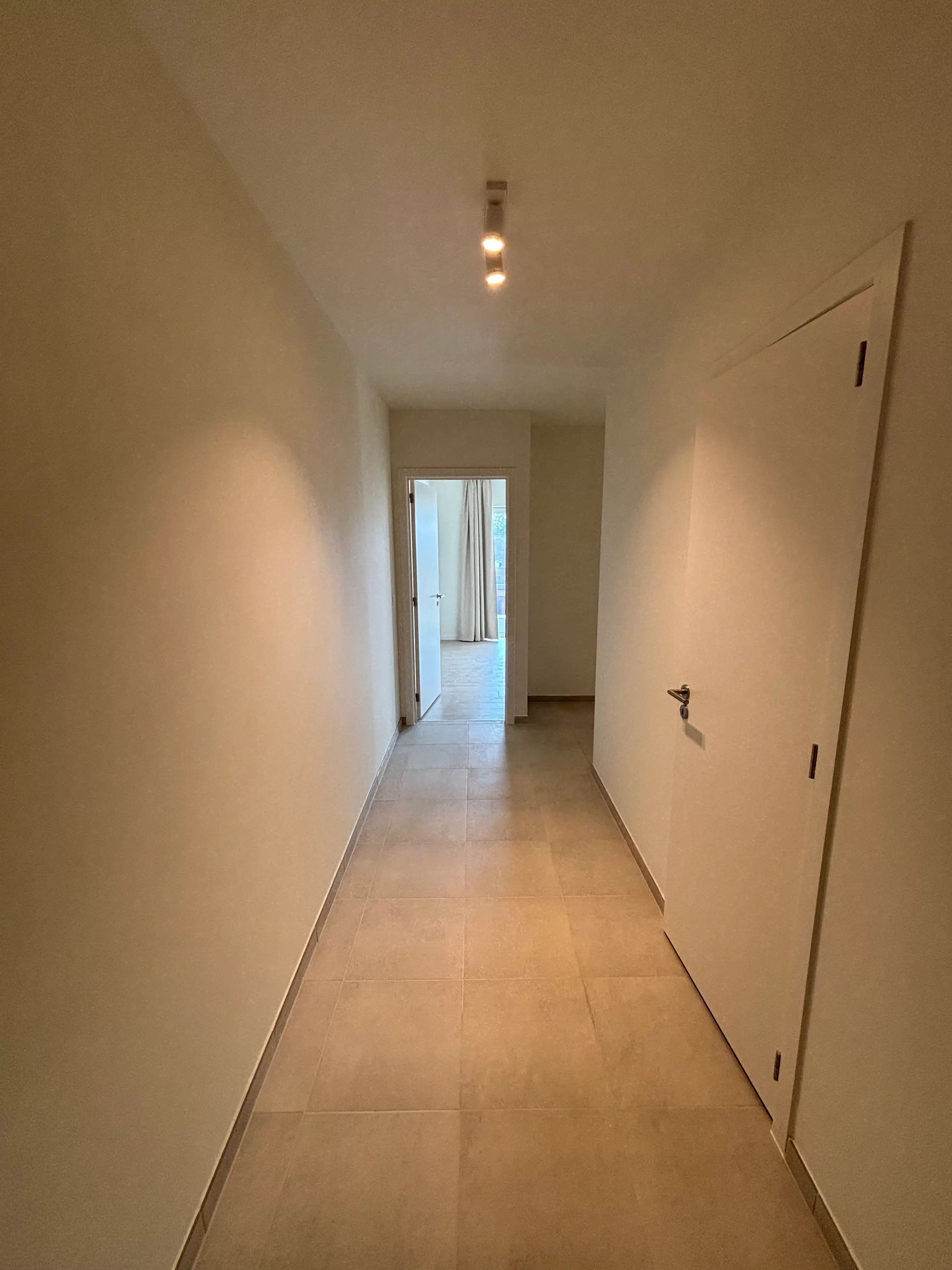 Nieuwbouw 2-slaapkamerappartement met terras foto 2