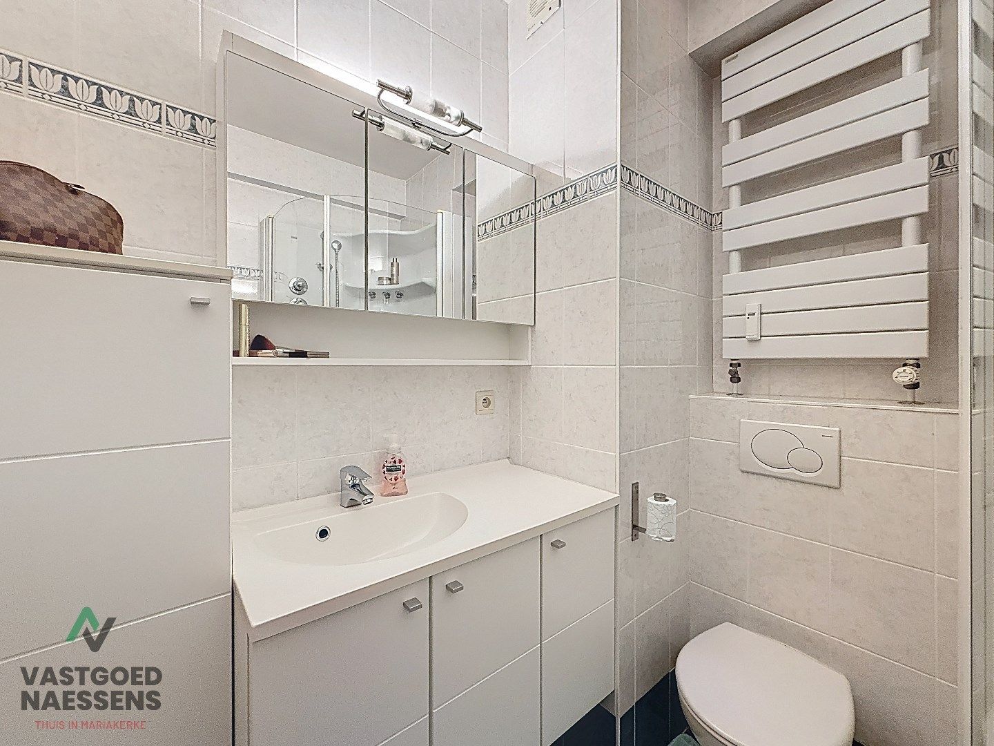 GEMEUBELD 2 SLPK APP IN CENTRUM OOSTENDE foto 13