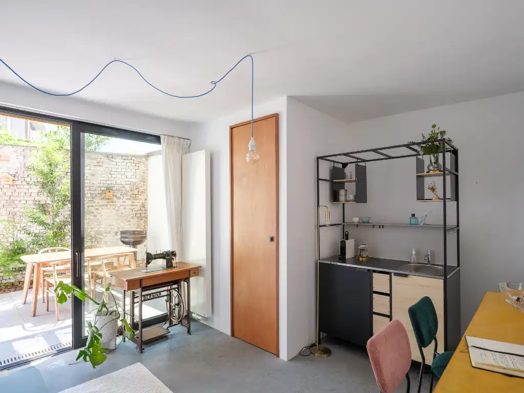 Uniek gerenoveerde, instapklare woning op fietsafstand van het stadscentrum met aangename buitenruimtes (terras en stadstuin) en 3 volwaardige slaapkamers. foto 17
