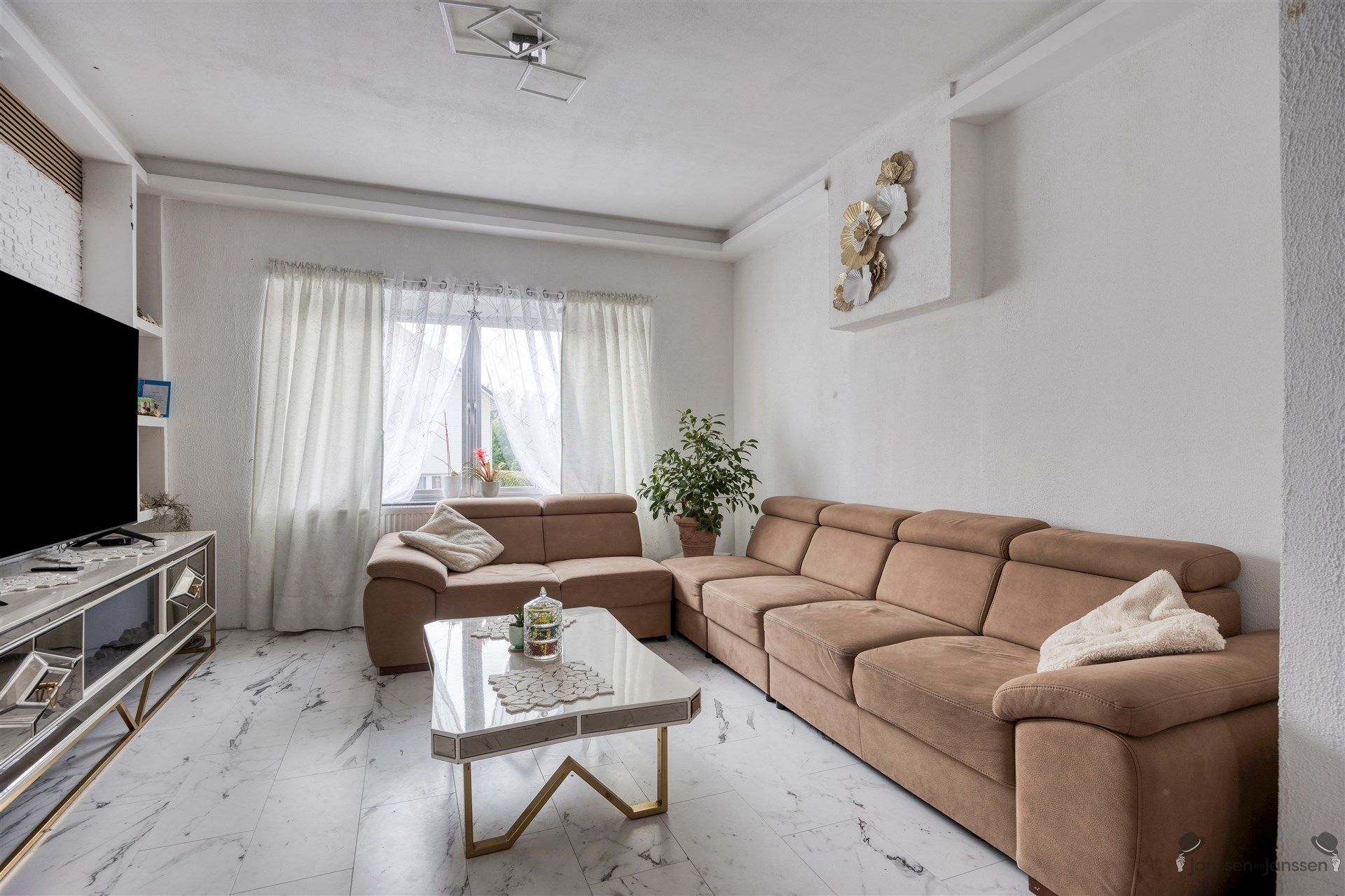 Te renoveren woning foto 6