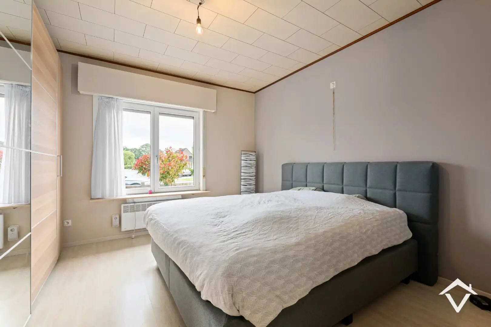 Te koop Alleenstaande woning met 3 slaapkamers en garage centraal gelegen te Wijnendale foto 19