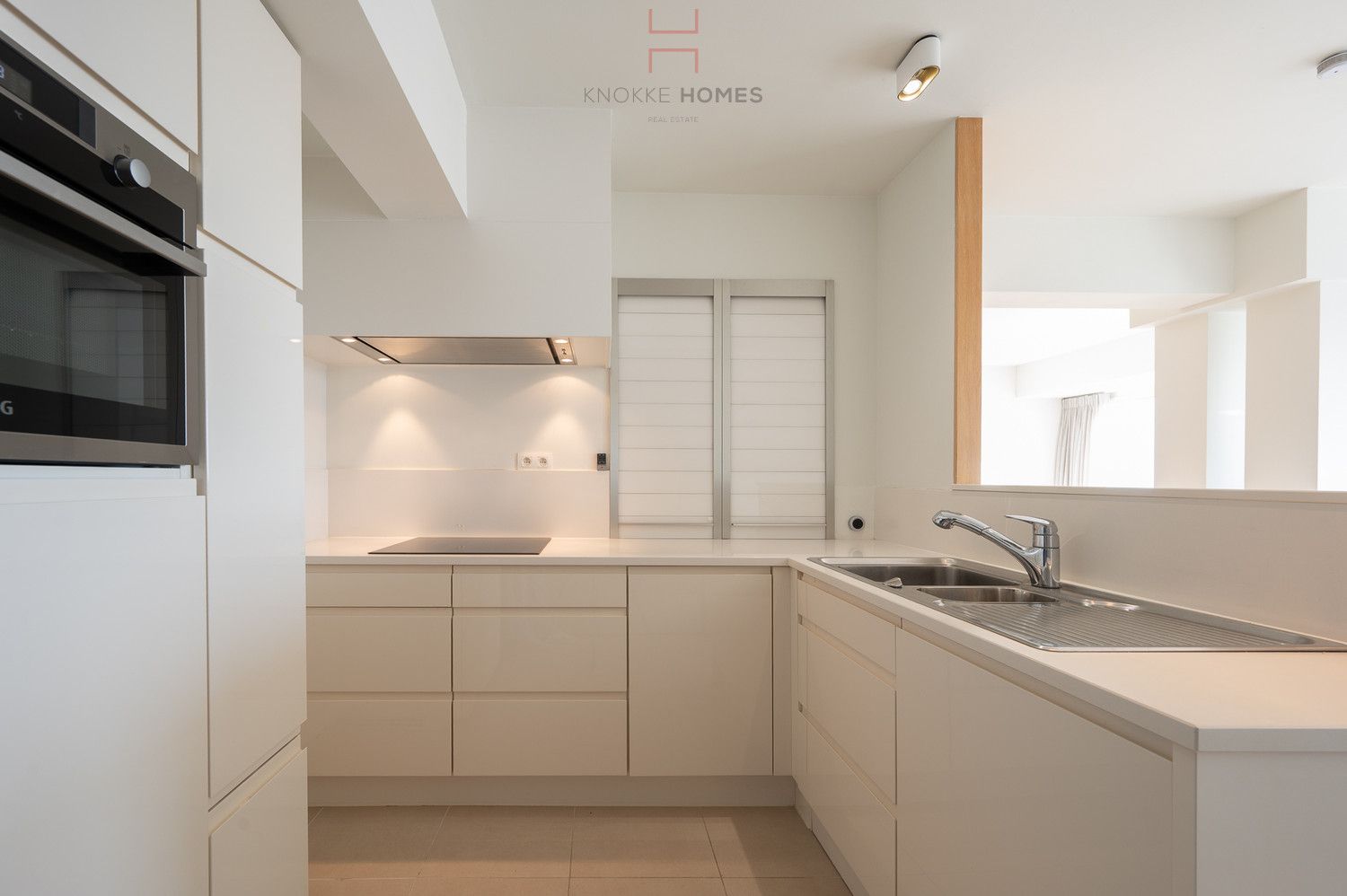 Breed appartement met fenomenaal zicht over het Albertstrand in Duinbergen foto 7