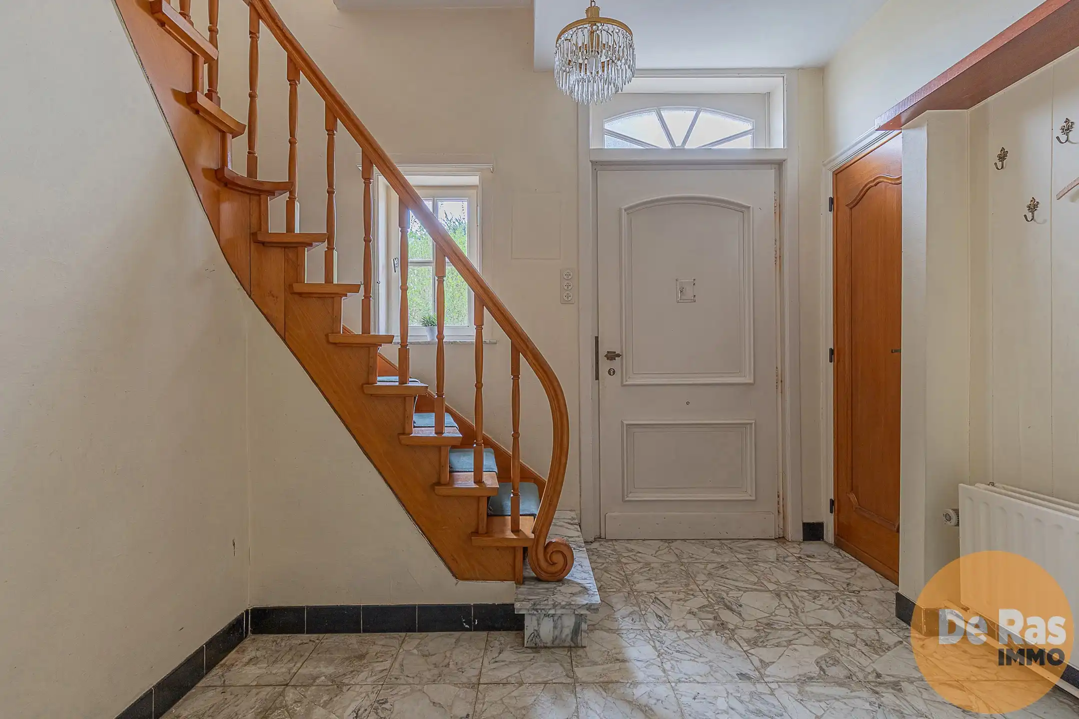 WETTEREN - Solide, te renoveren woning met 4 kamers en tuin foto 4