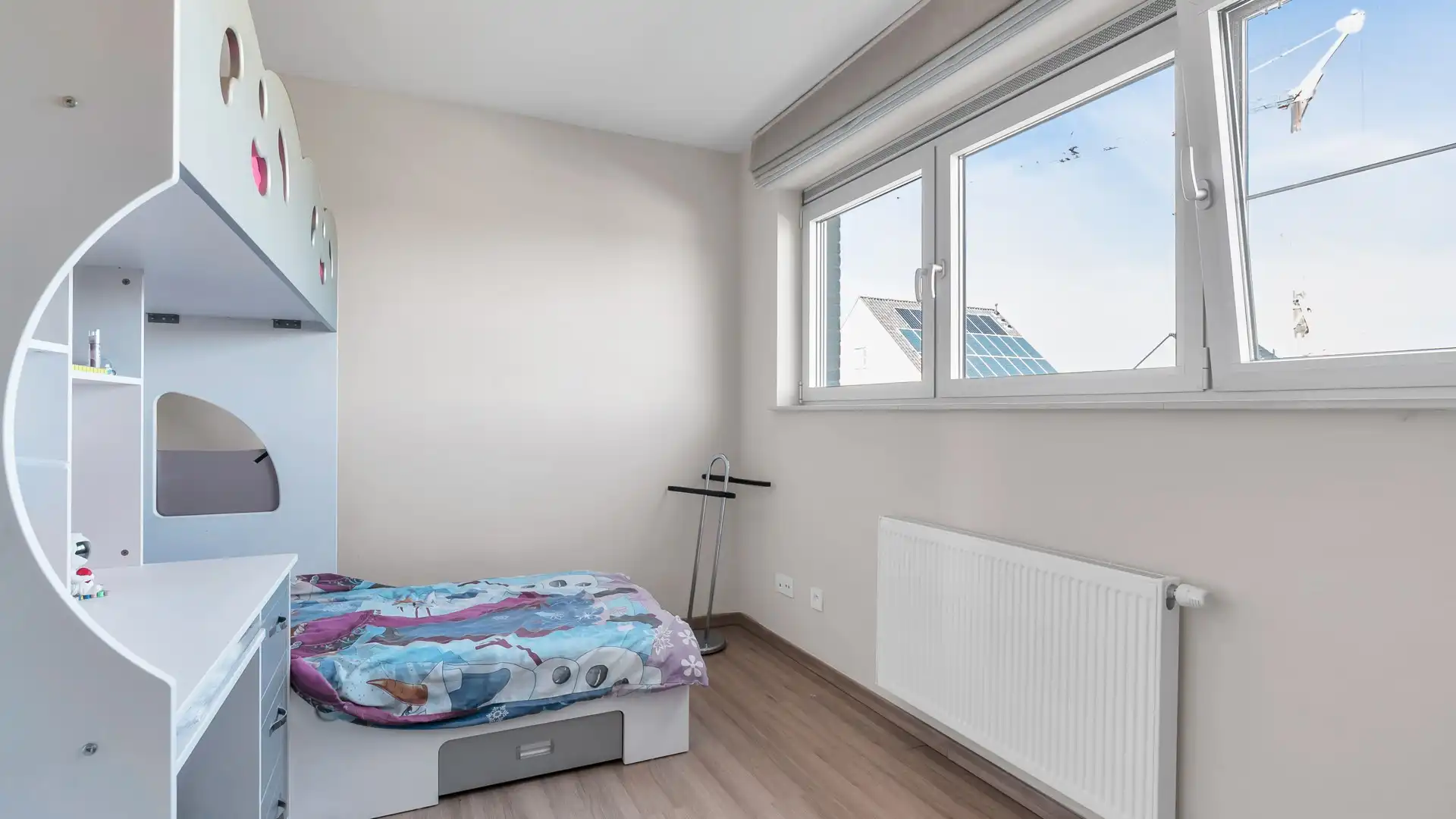 Trendy gezinswoning met open leefruimte, 4 slaapkamers en vrijstaande garage foto 26