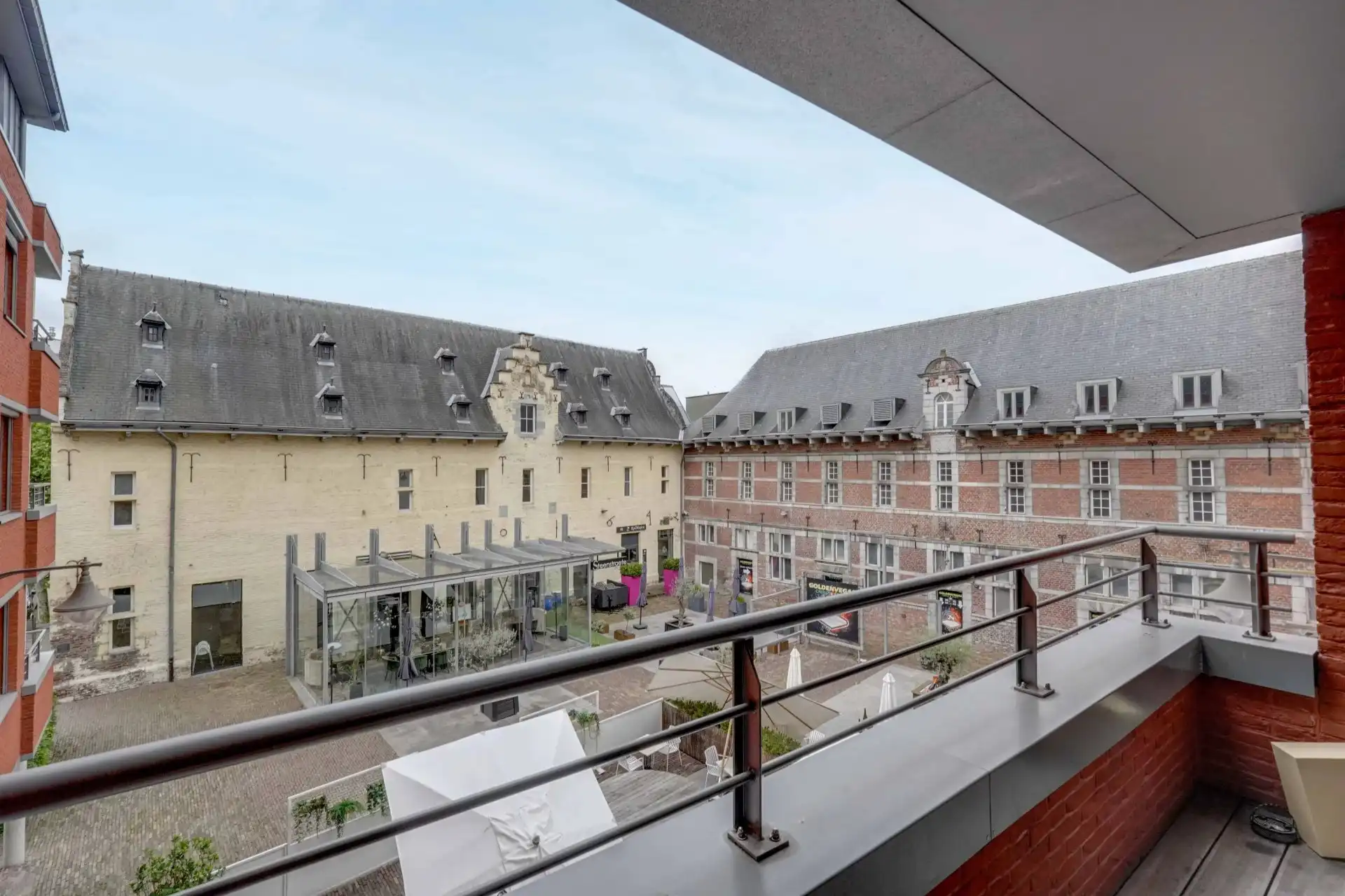 Modern appartement met 2 slaapkamers foto 24