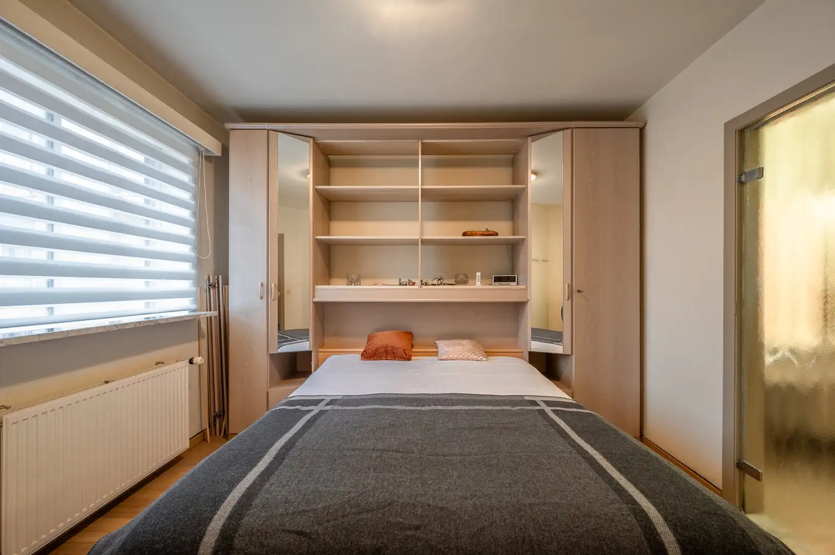 Appartement met zijdelings zeezicht gelegen vlakbij de winkels in de Kustlaan en de Zeedijk. foto 13