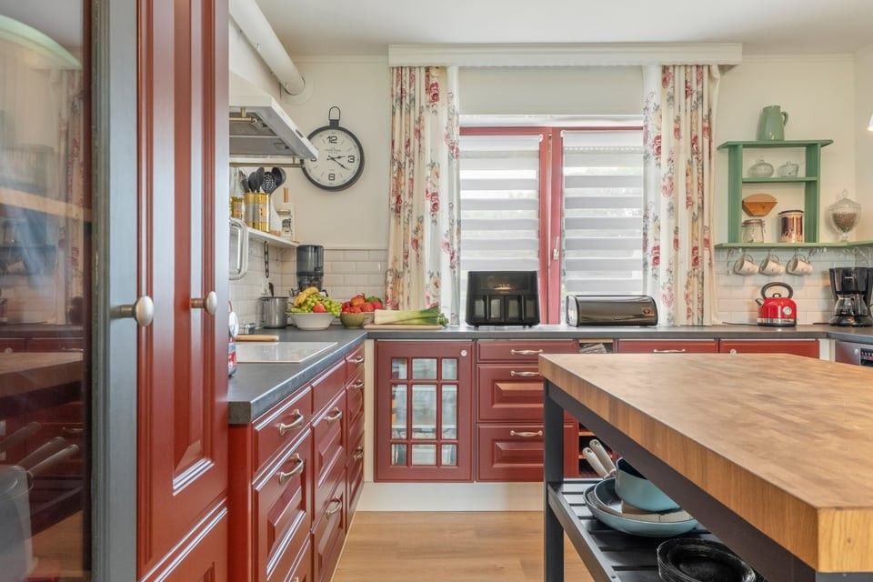 INSTAPKLARE WONING MET 4 SLAAPKAMERS EN 2 BADKAMERS OP EEN GOEDE LOCATIE foto 6