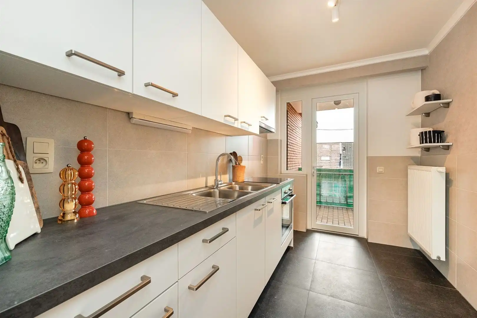 EPC B! Prachtig gerenoveerd appartement in doodlopende straat zonder bovenburen foto 8