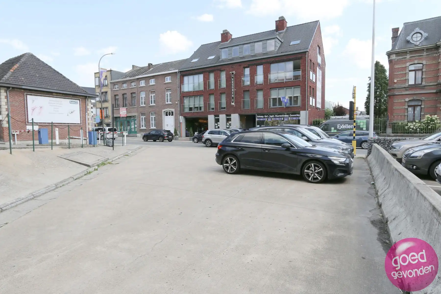 Handelsfonds - ijs en broodjesbar - parking - terras foto 8