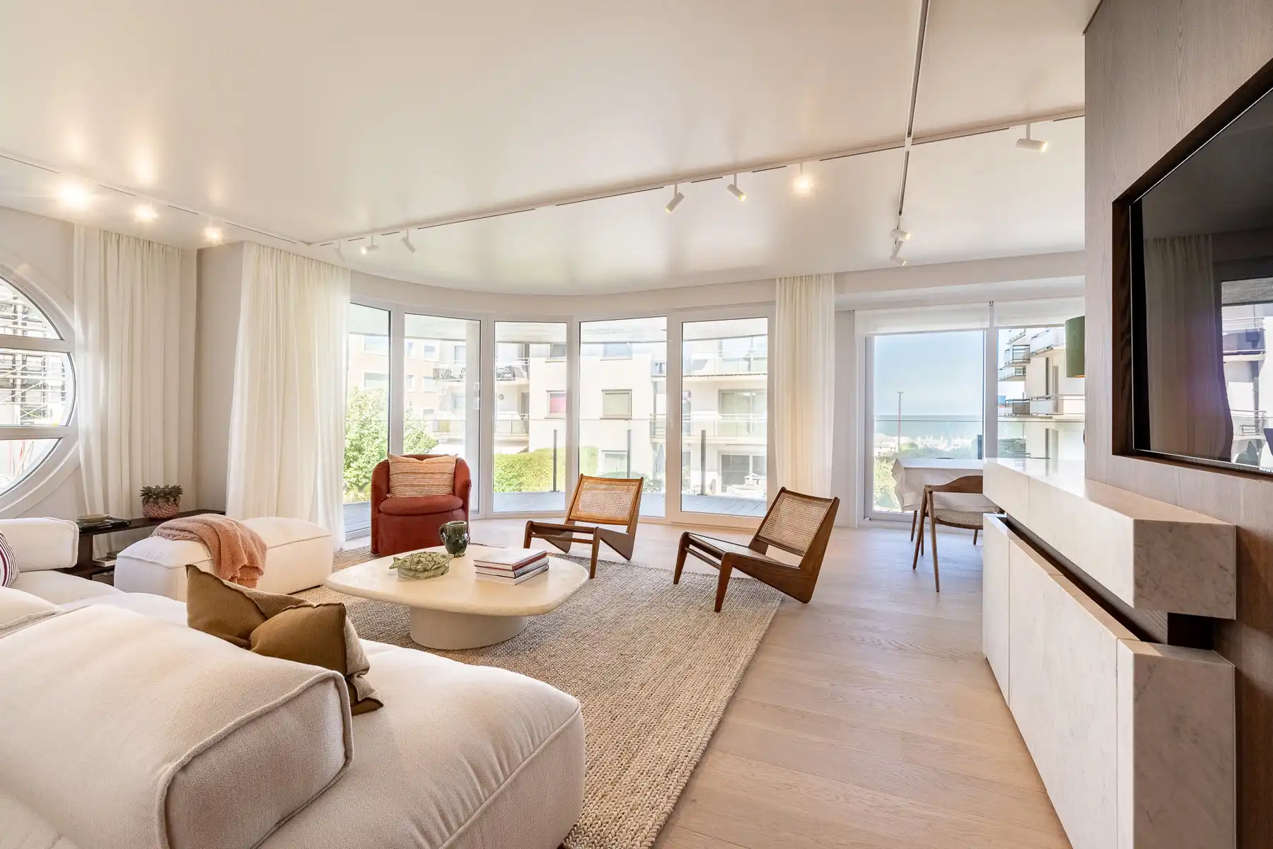 Stijlvol gerenoveerd appartement met zeezicht in het Zoute foto 5