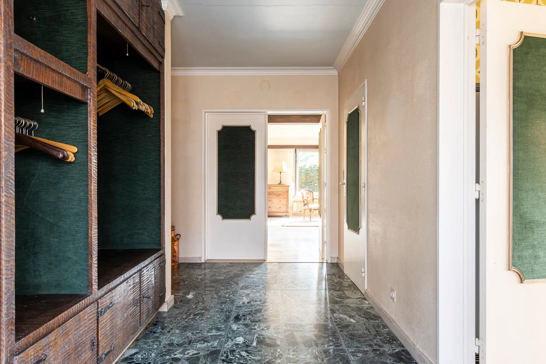 Laagbouwwoning met 4 slks, garage in kindvriendelijke wijk foto 3