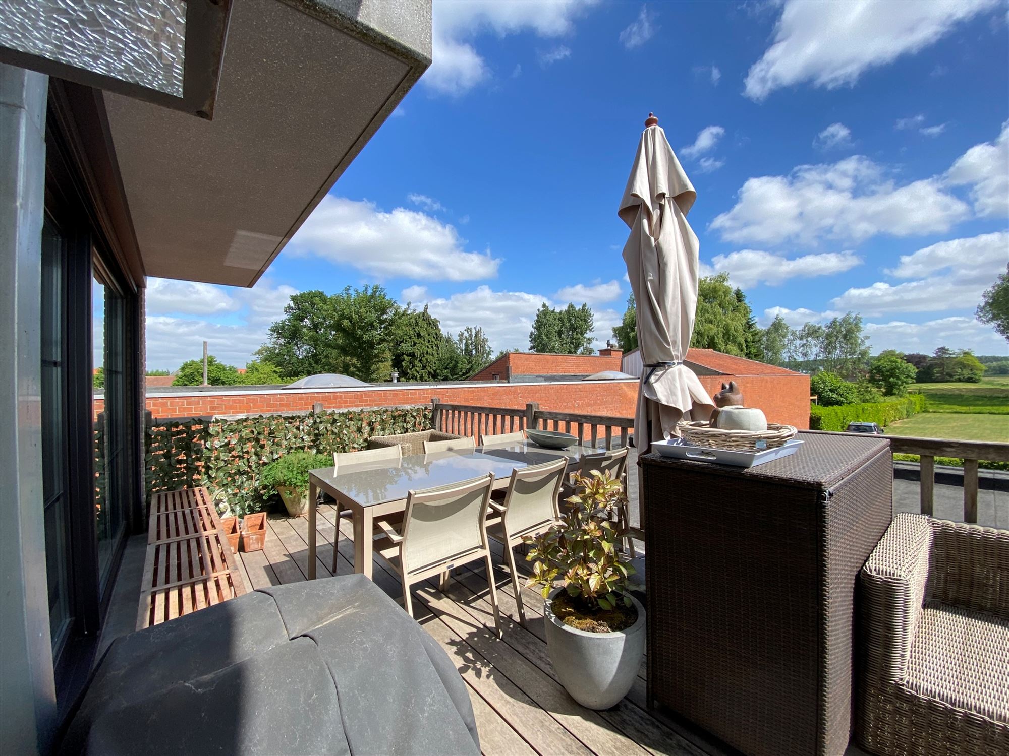 Mooi afgewerkt 2-slpk appartement te Kaprijke met 2 terrassen en ondergrondse staanplaats en berging foto 8