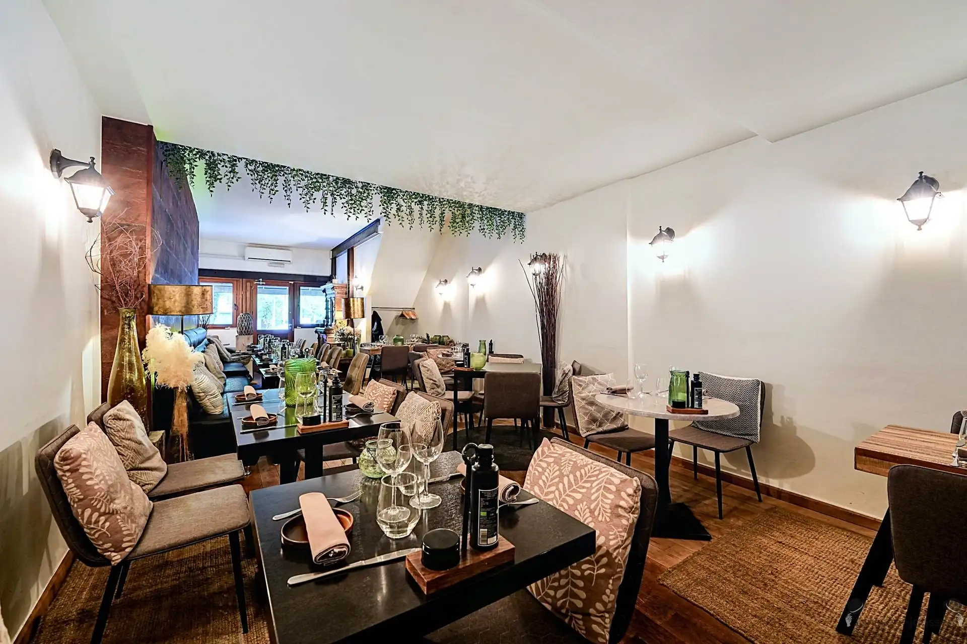 Opbrengsteigendom met ruim duplexappartement (144m²) en handelsgelijkvloers foto 9