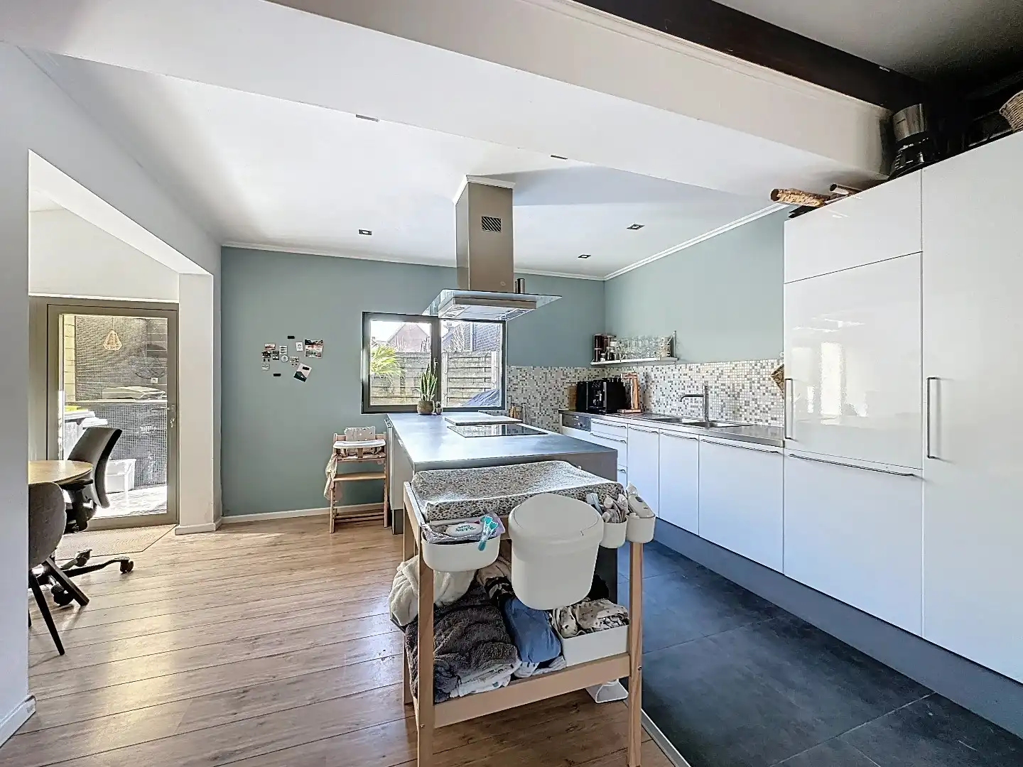 Instapklaar huisje met zonnig terras in Herent foto 3