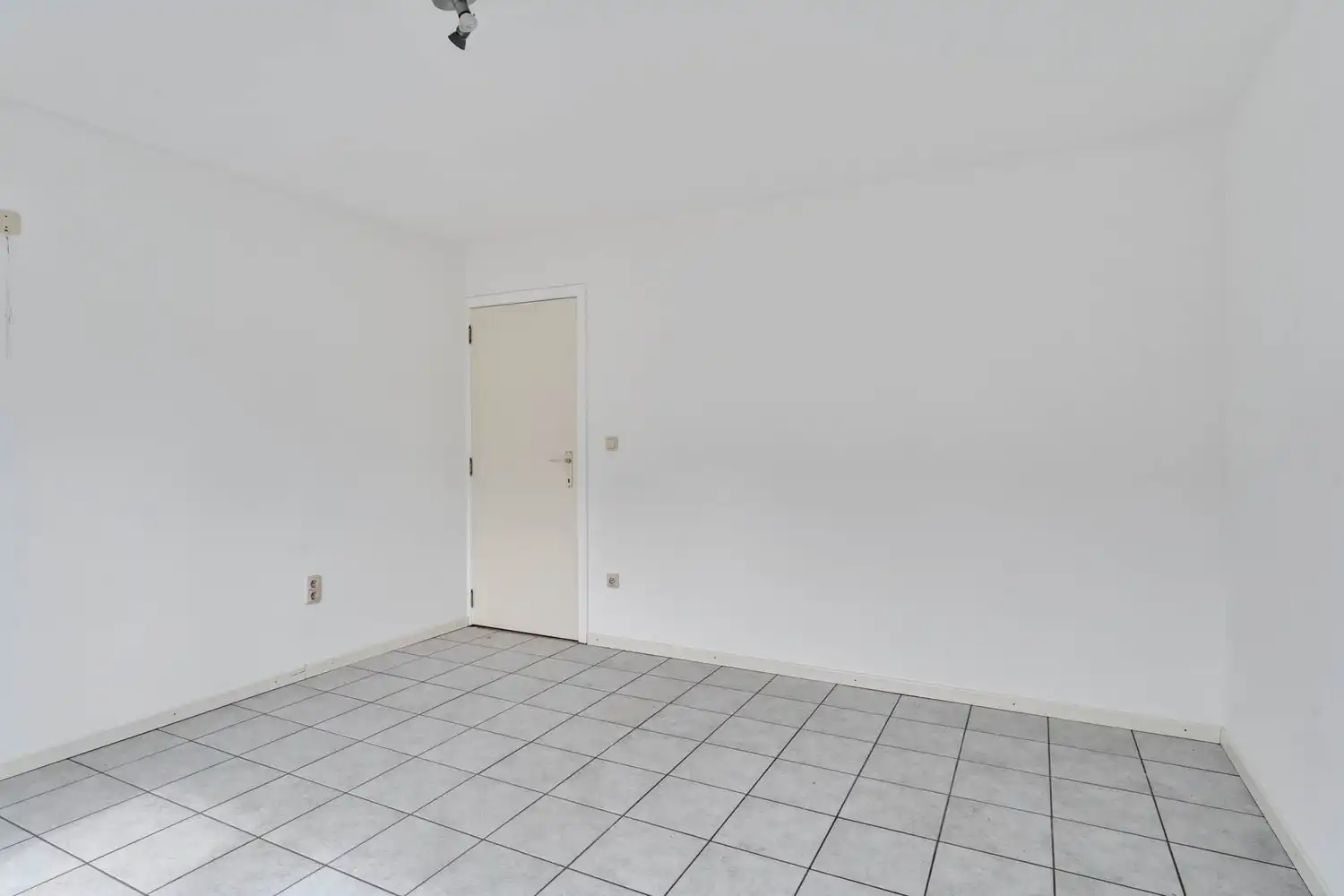 Gunstig gelegen appartement met 2 slaapkamers foto 9