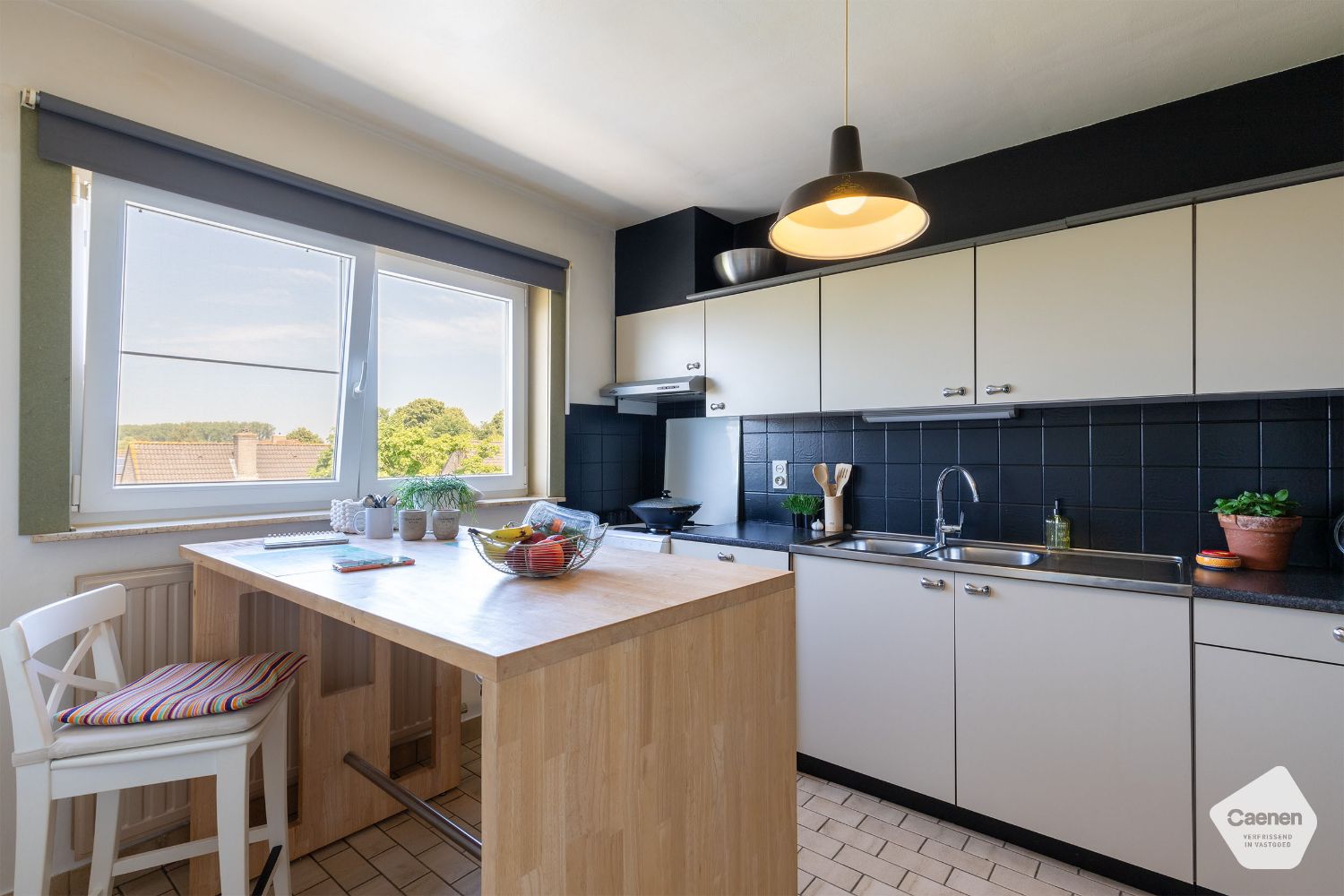 RUIM EN ENERGIEZUINIG APPARTEMENT met 2 SLAAPKAMERS, ZUIDGERICHT TERRAS EN GARAGE foto 3