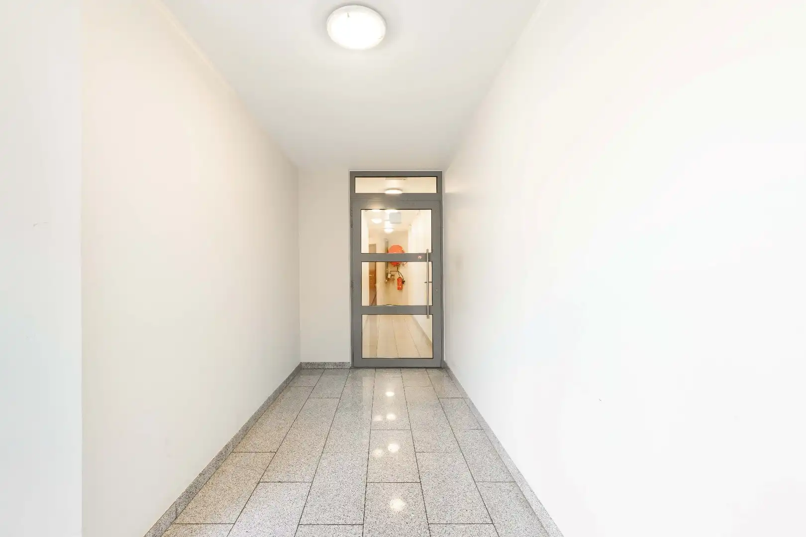 INSTAPKLAAR APPARTEMENT (146 m²) MET 3 SLPKS | STAANPLAATS + BERGING foto 13