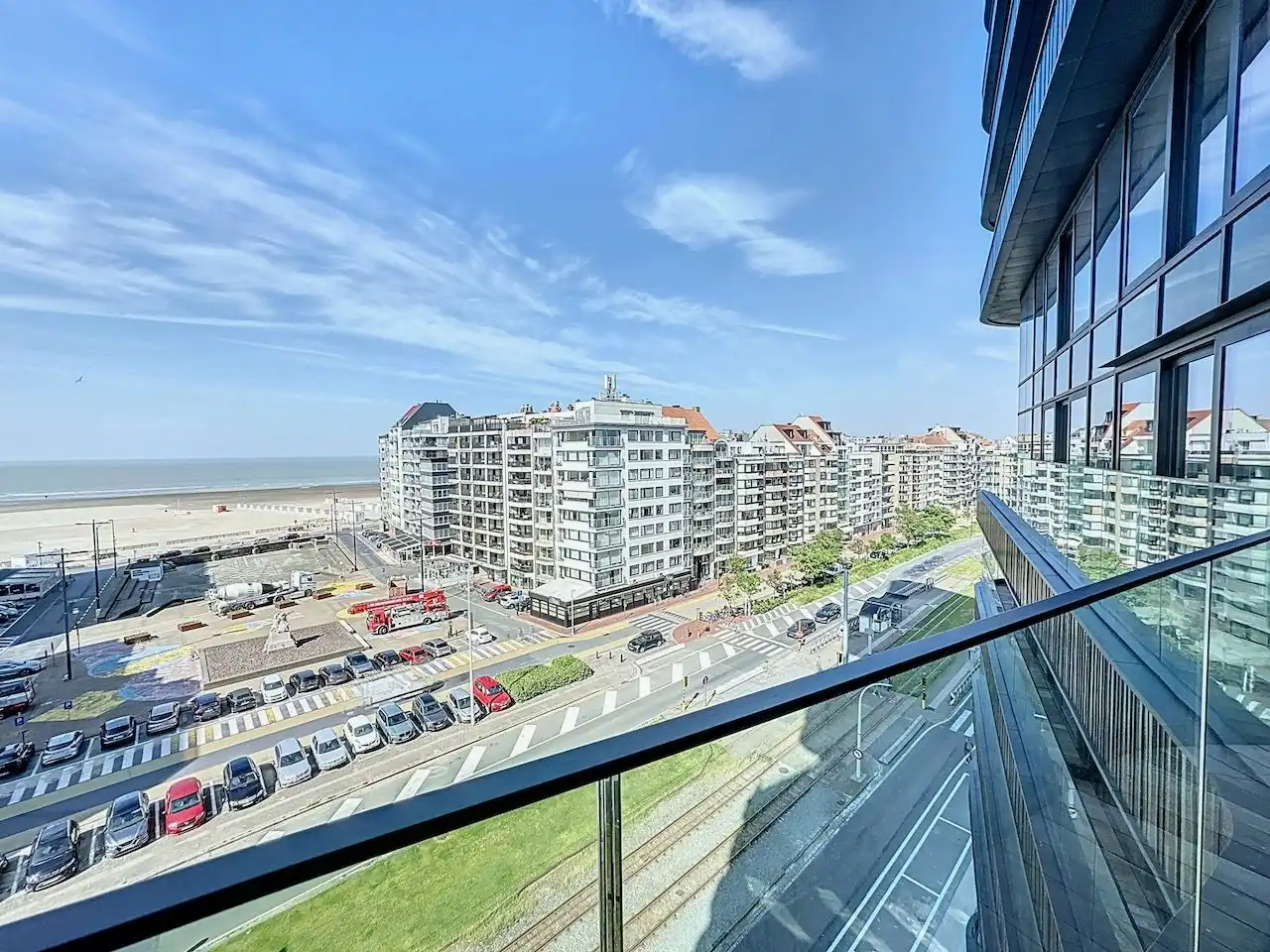 Unieke duplex in het prestigieuze nieuwbouwproject 'Heldentoren'. foto {{pictureIndex}}